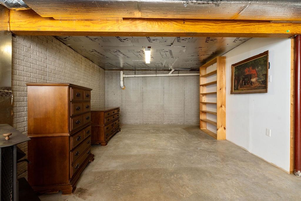 3008 SPRING HILL RD
