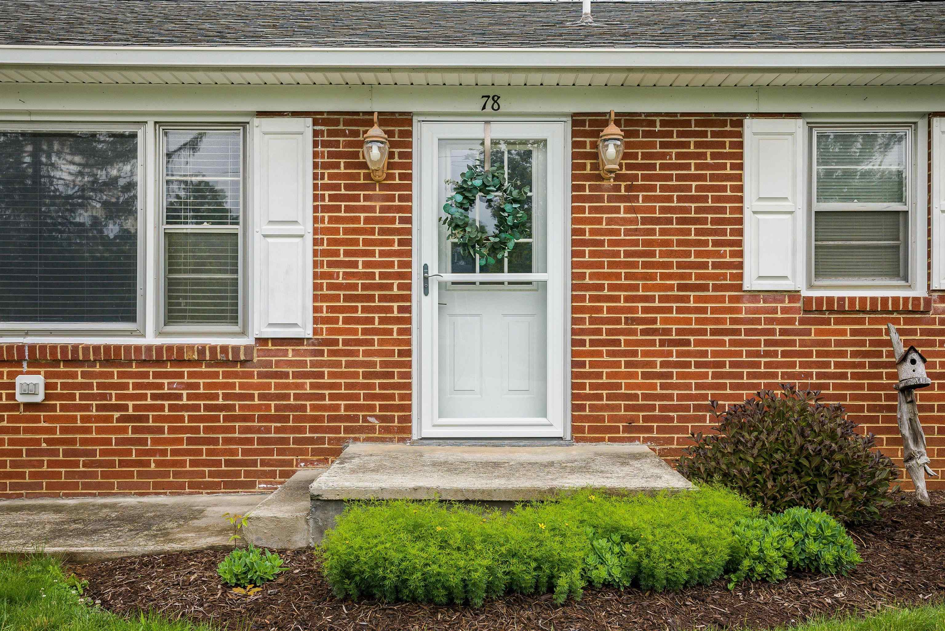 78 STUART AVE