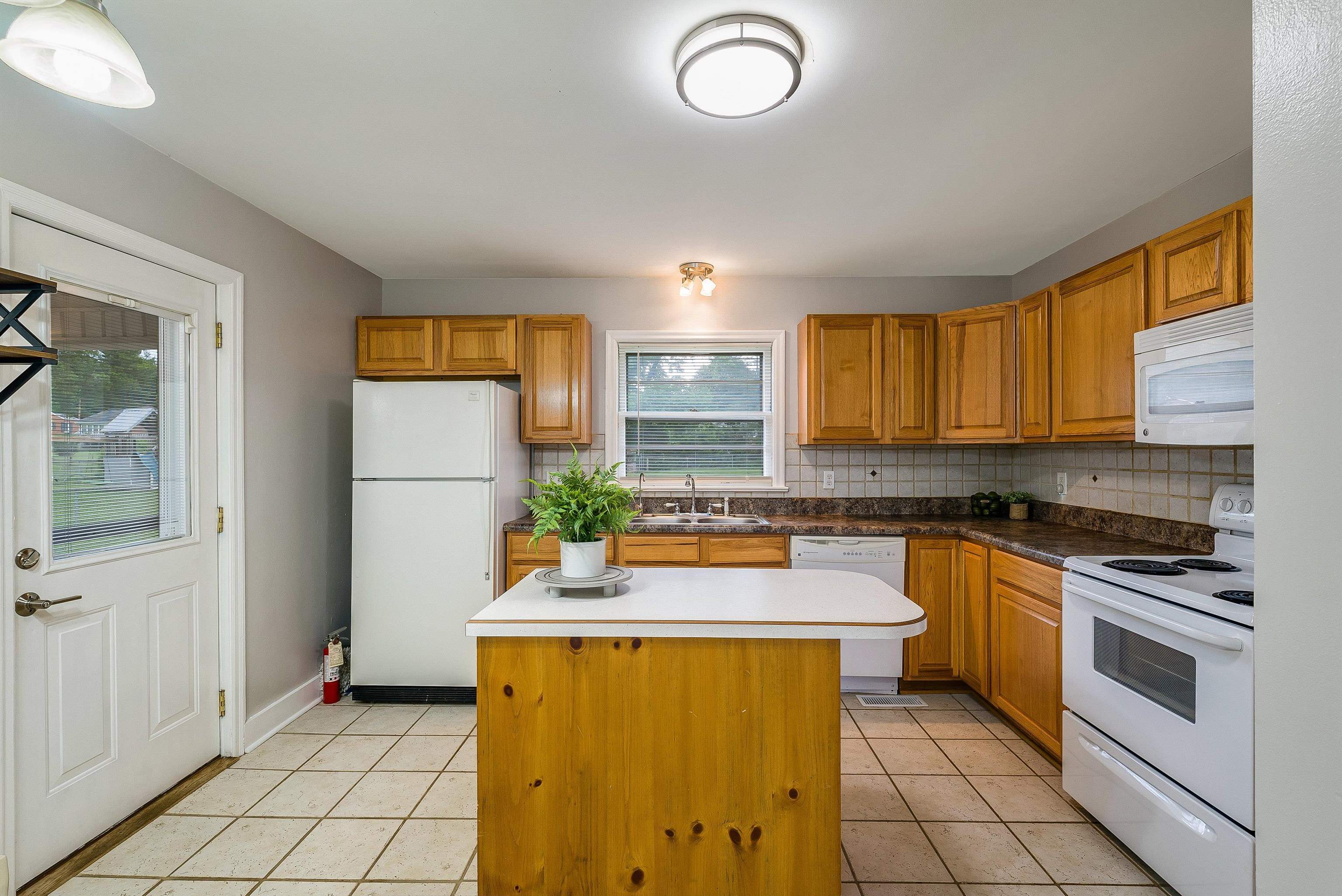78 STUART AVE