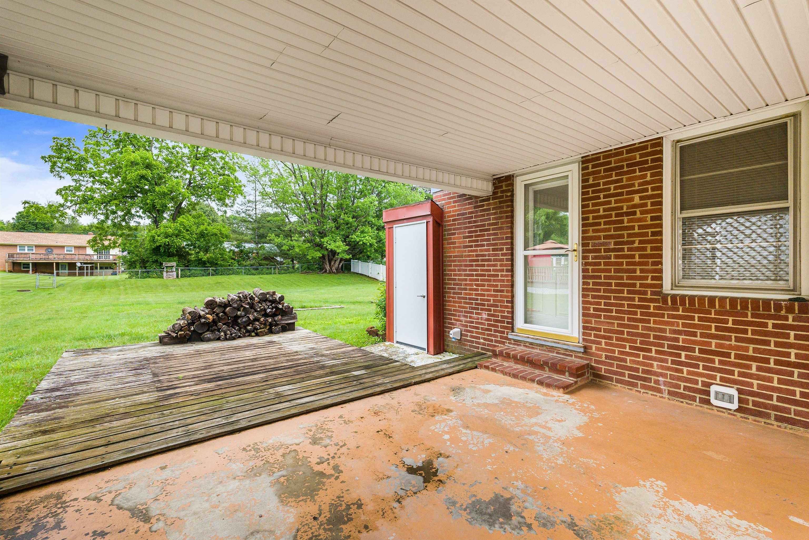 78 STUART AVE