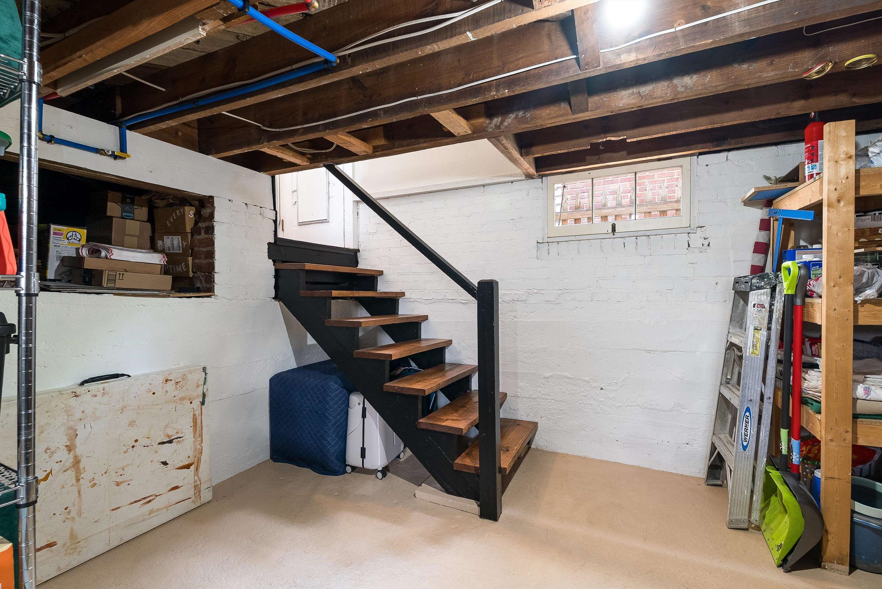 577 CHESTNUT AVE