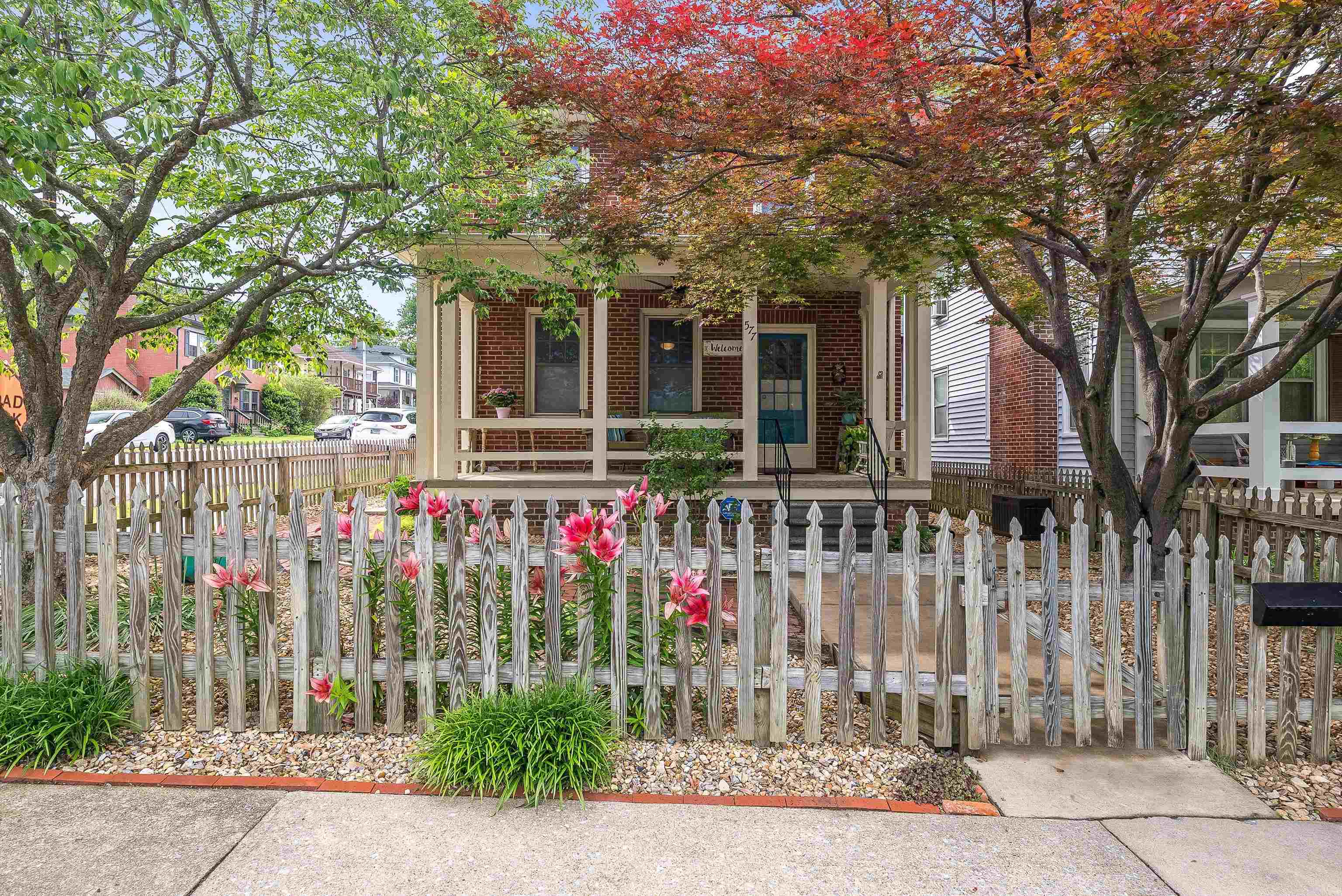 577 CHESTNUT AVE