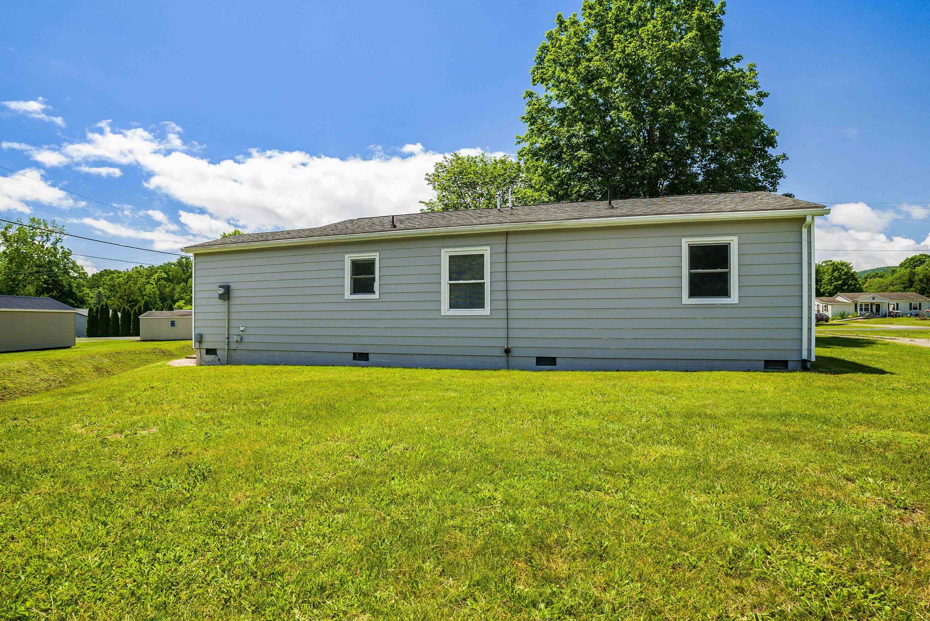 29 CRAWFORD DR