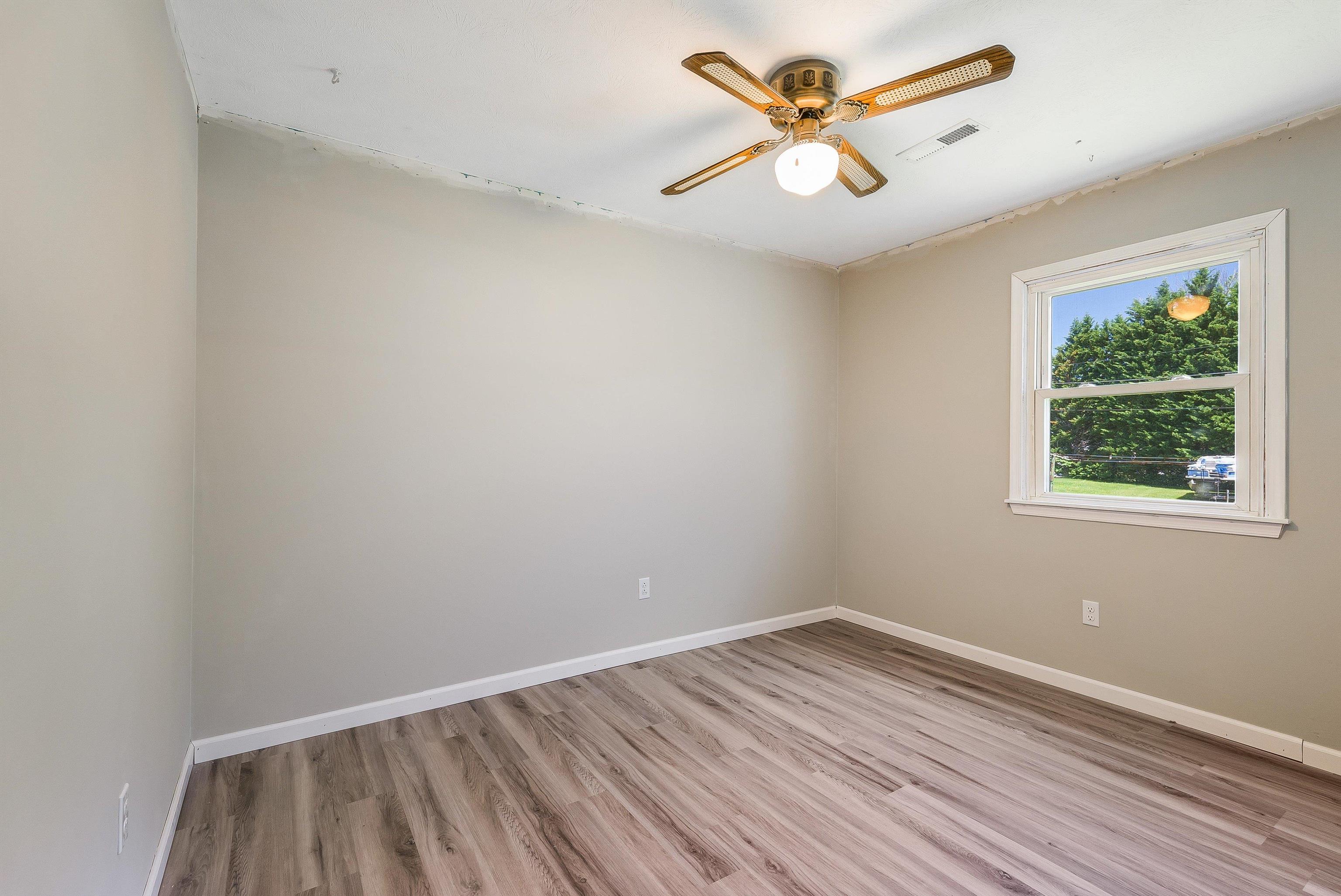 29 CRAWFORD DR