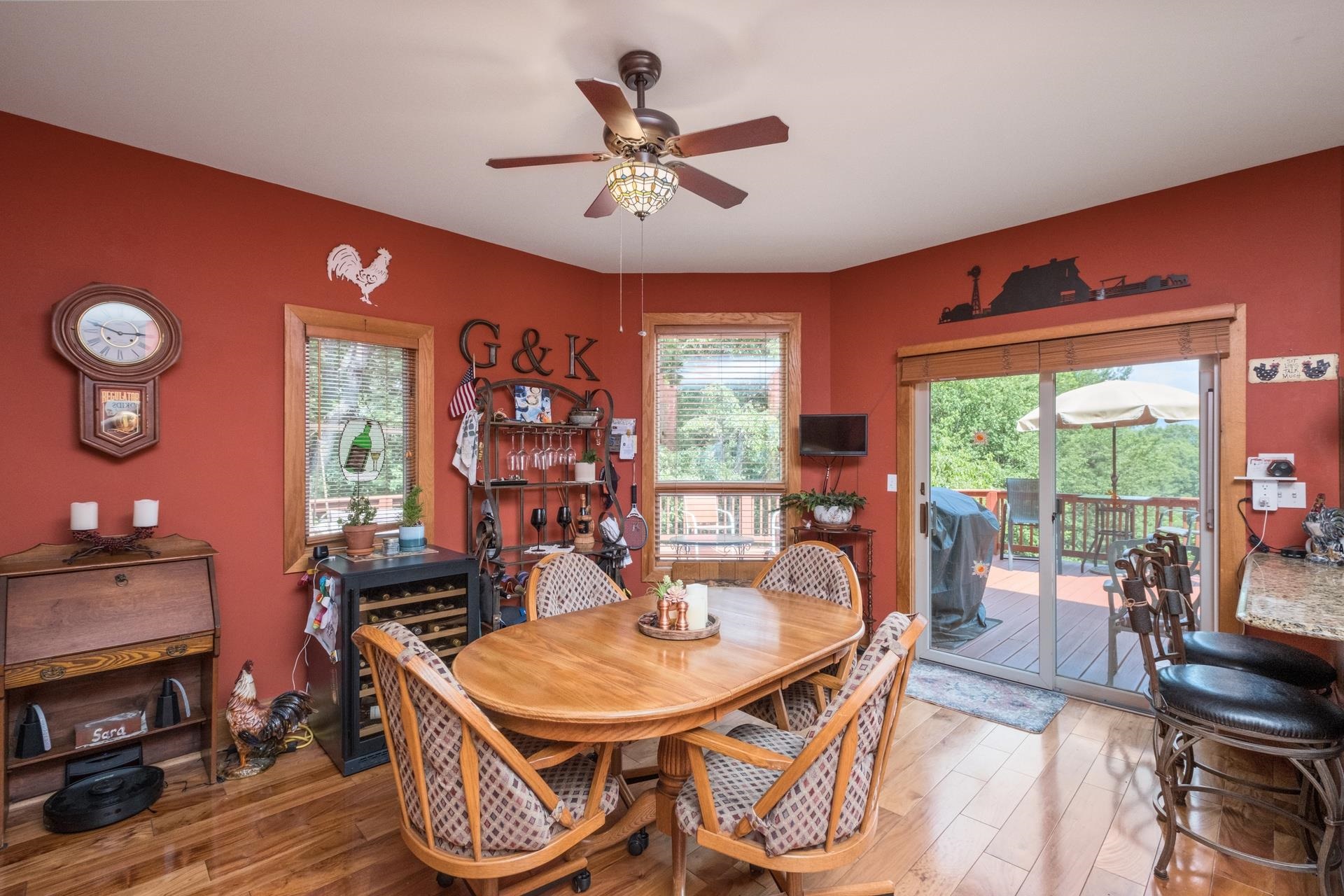 121 PENNY LN