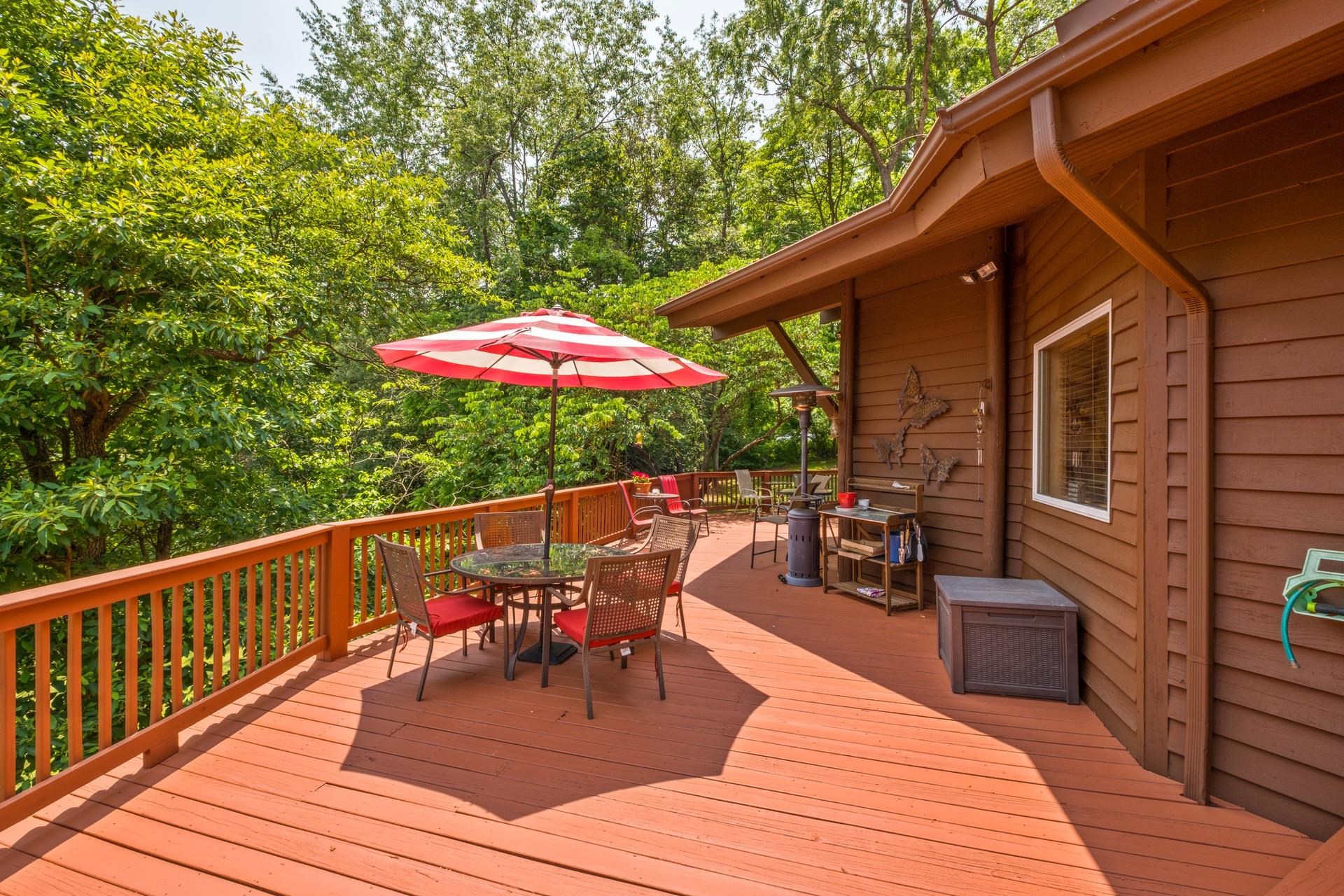 121 PENNY LN