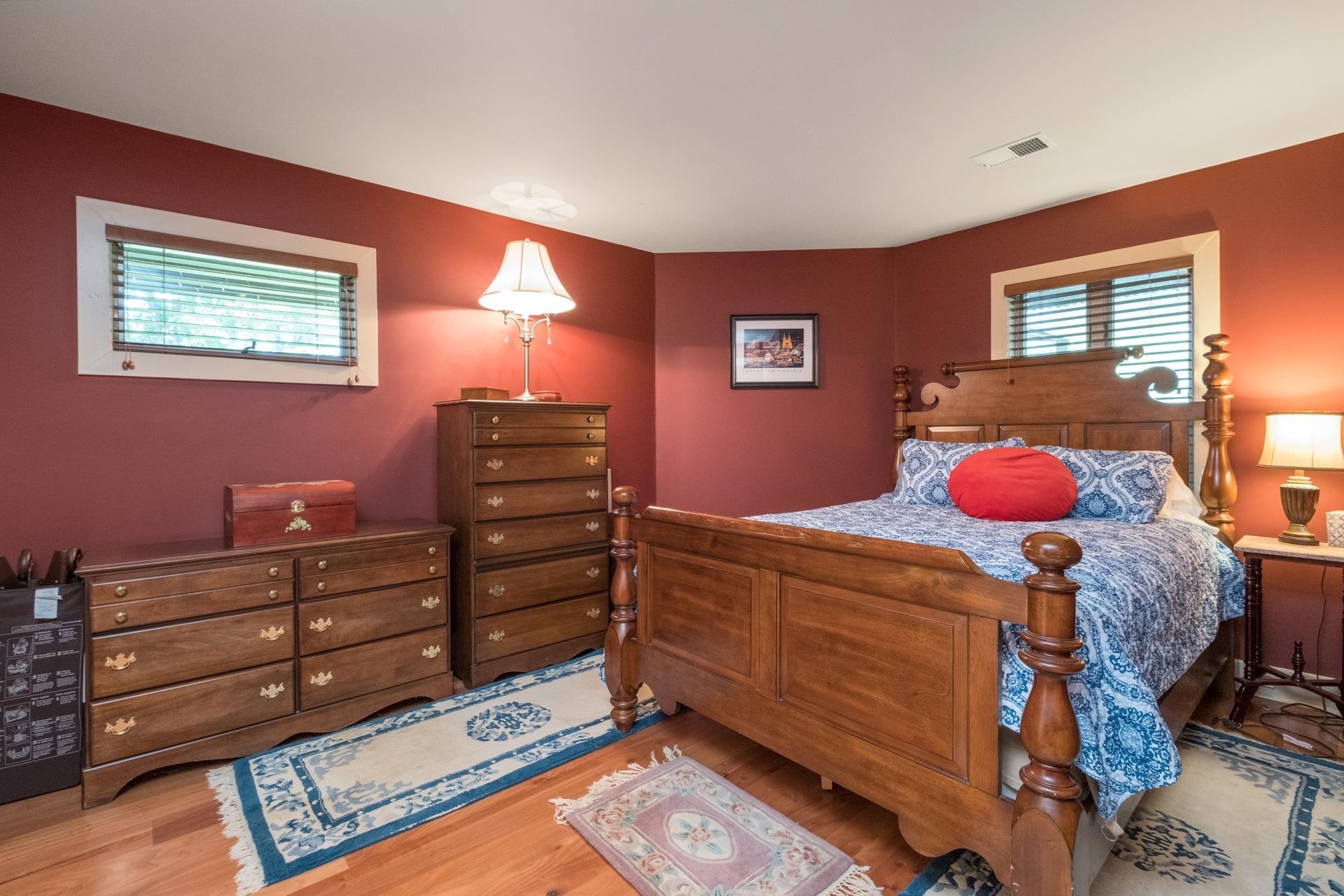 121 PENNY LN
