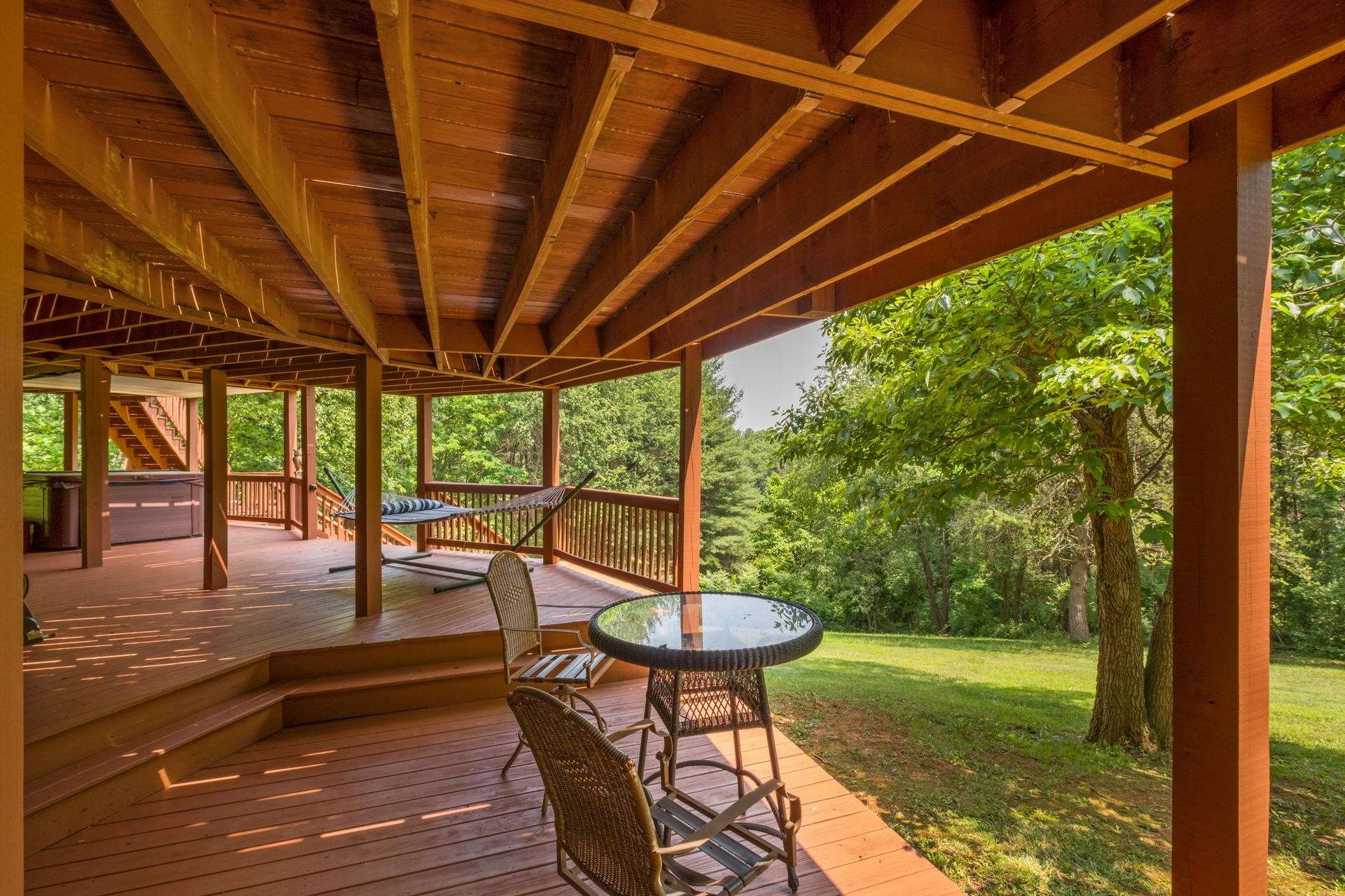 121 PENNY LN