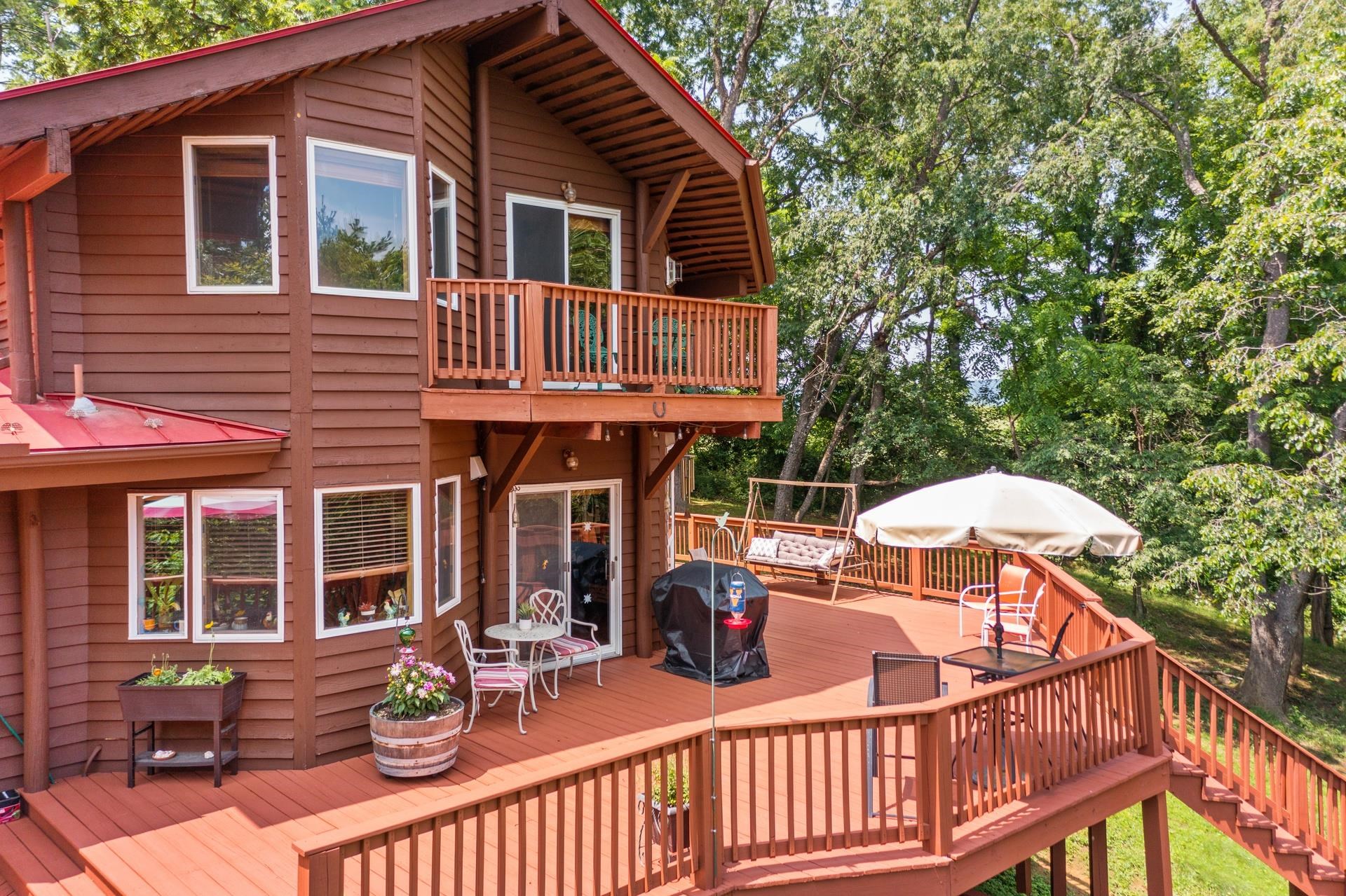121 PENNY LN