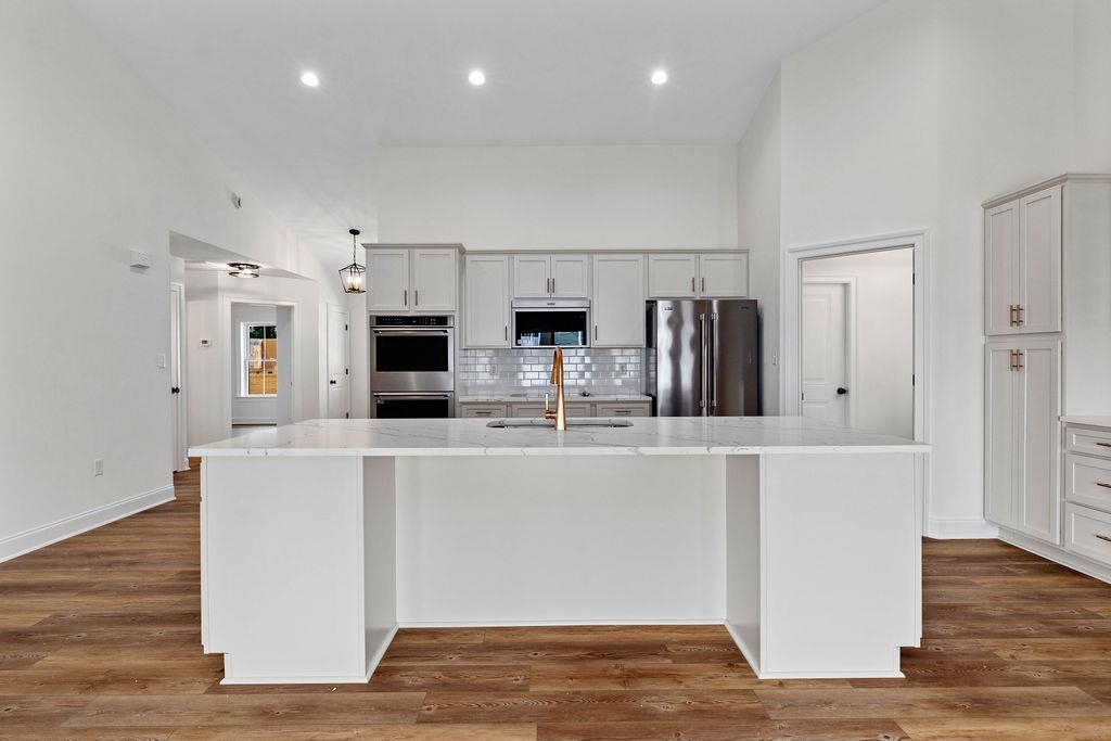 30 ALMA ANN LN
