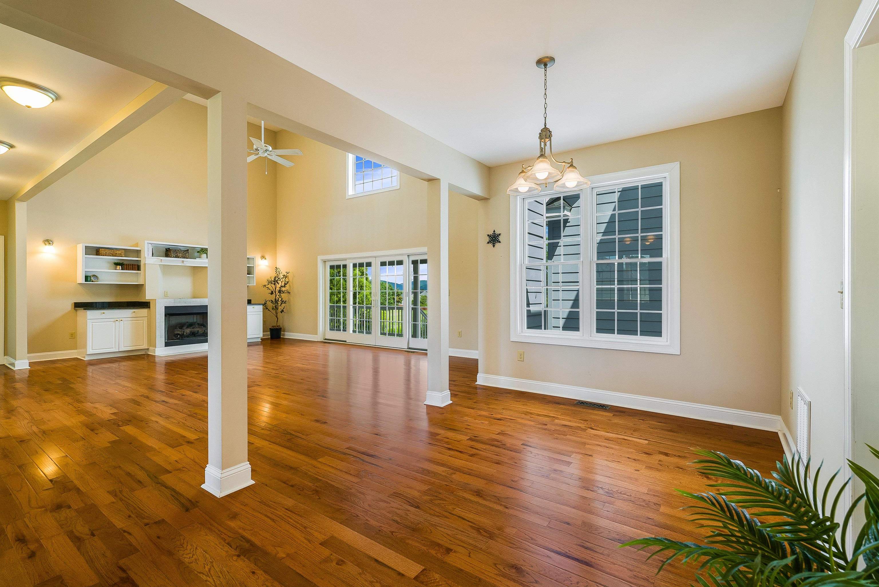 2554 VILLAGE DR