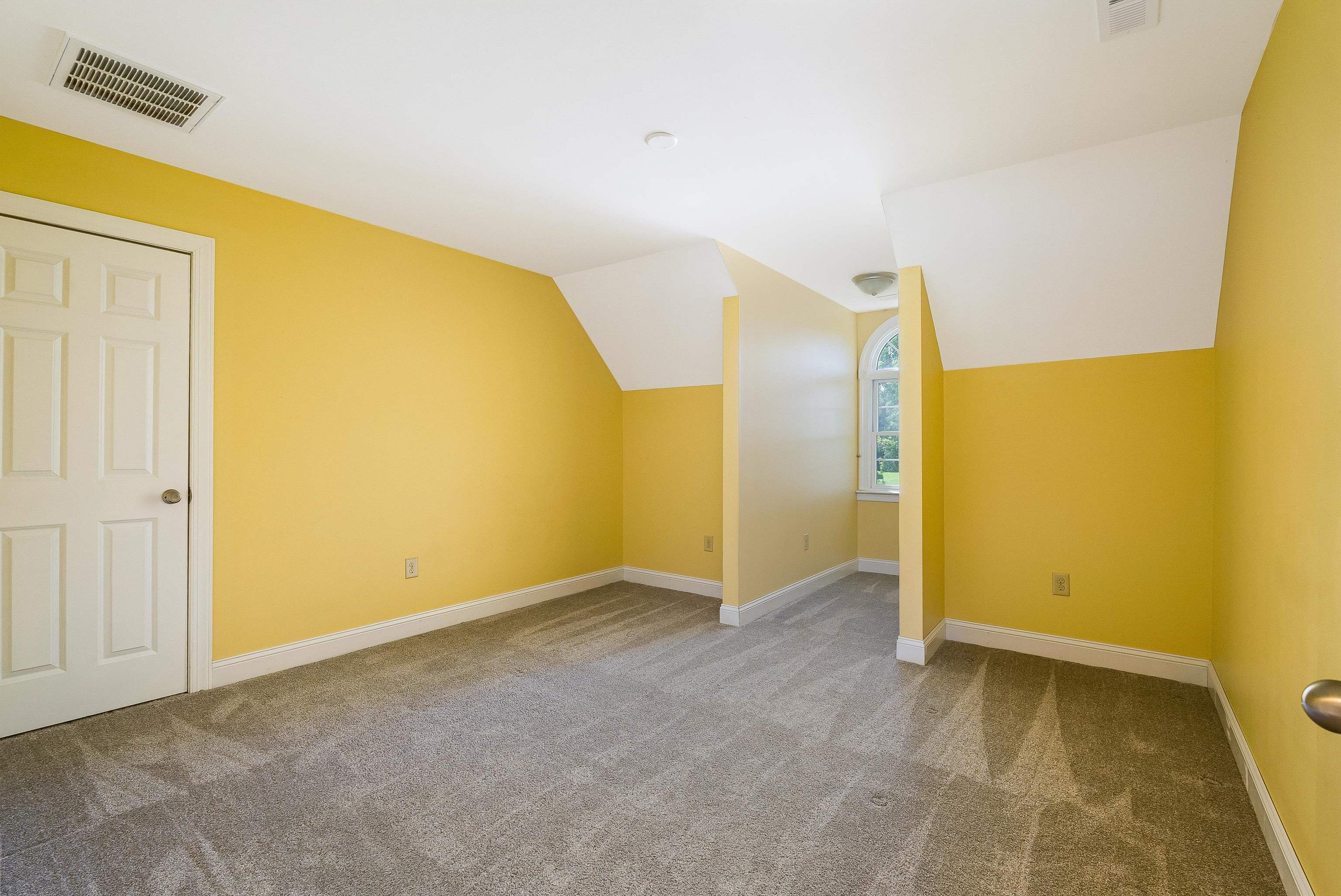 2554 VILLAGE DR
