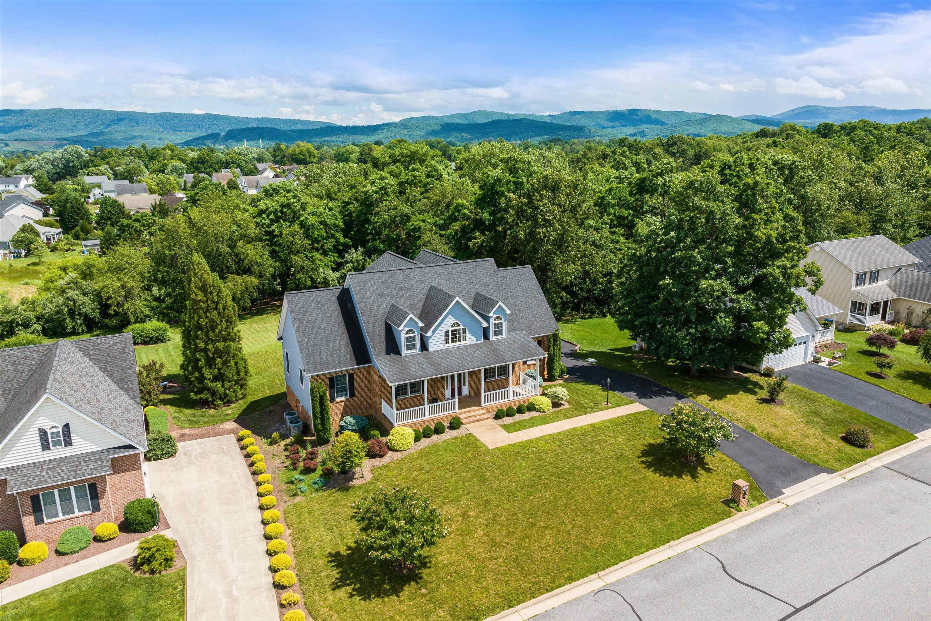 2554 VILLAGE DR