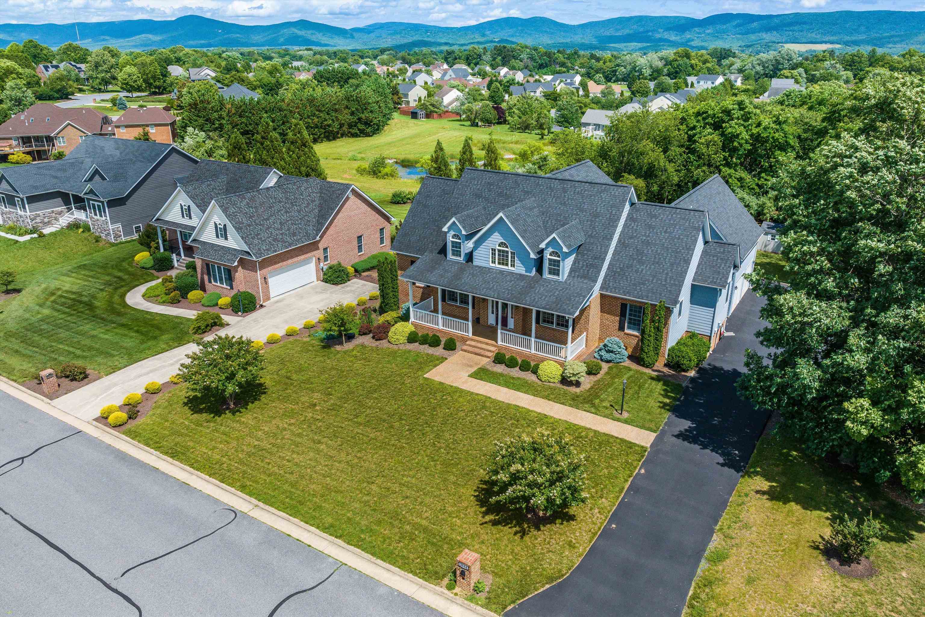 2554 VILLAGE DR