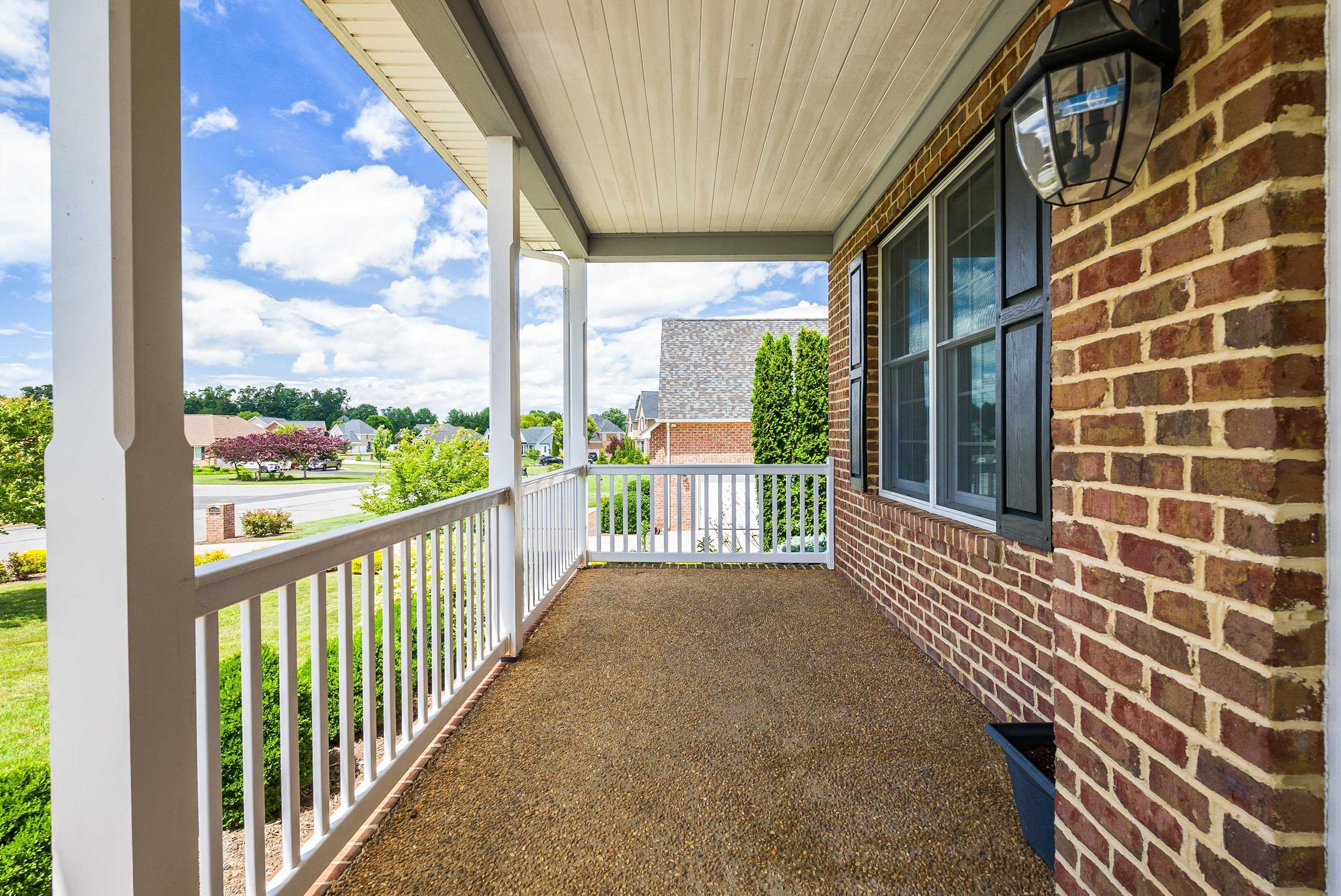 2554 VILLAGE DR