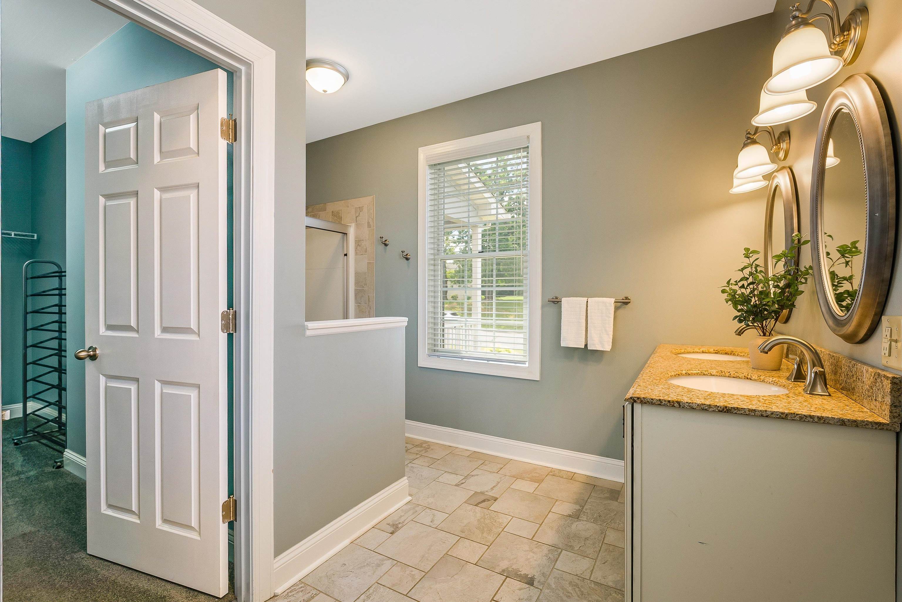 2554 VILLAGE DR