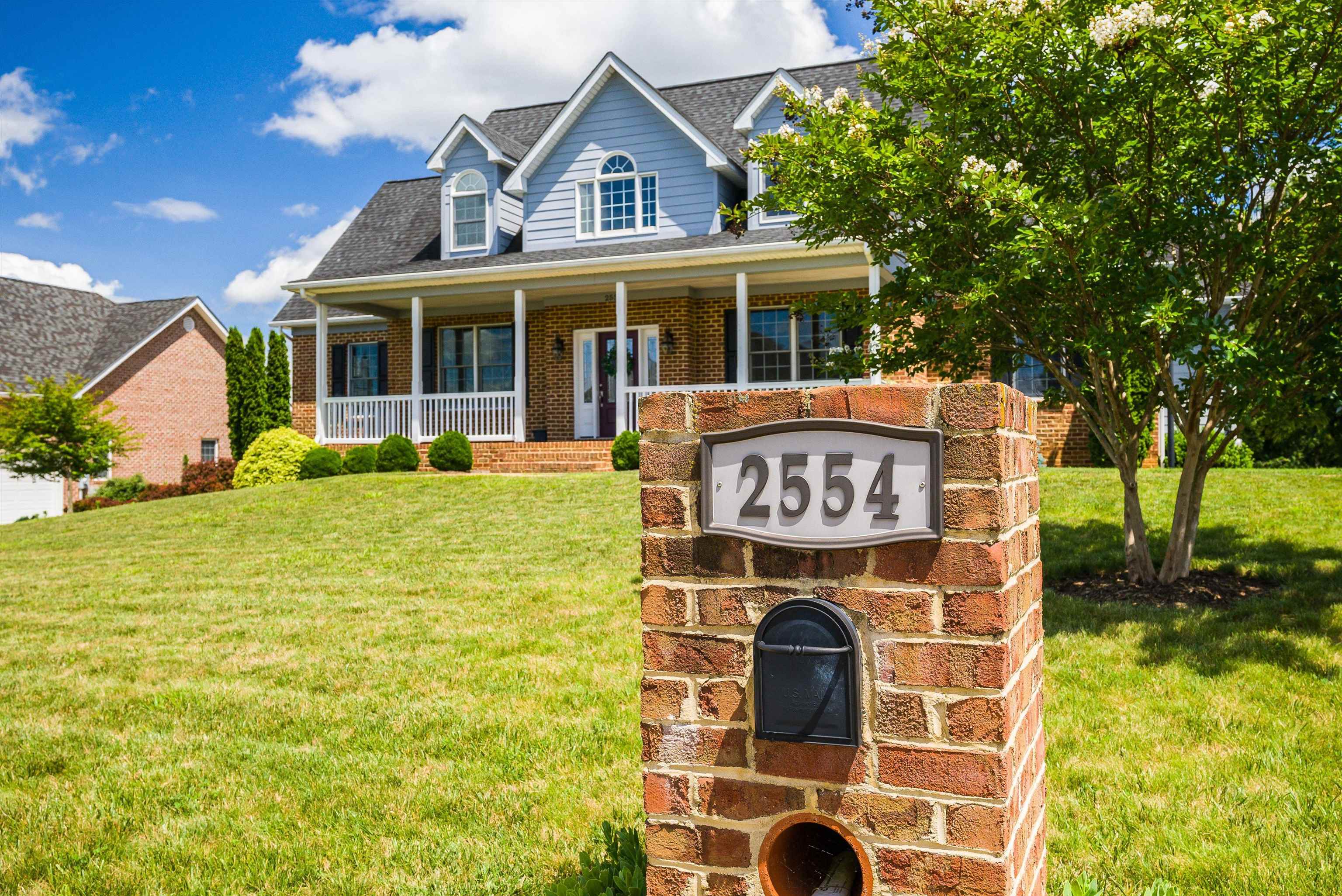 2554 VILLAGE DR