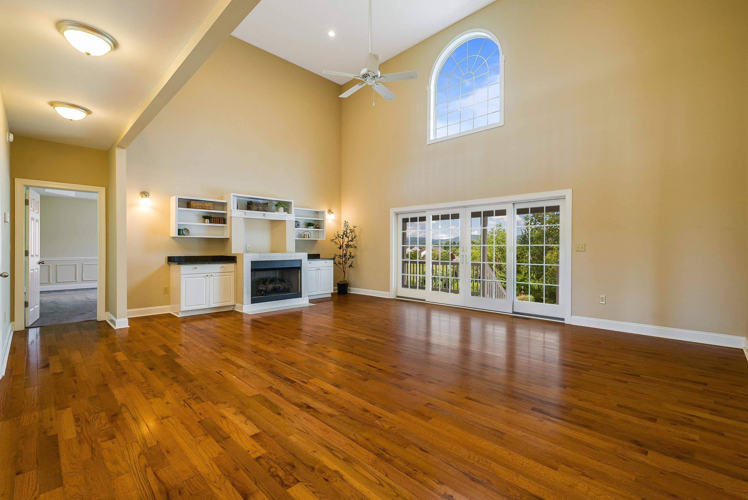 2554 VILLAGE DR