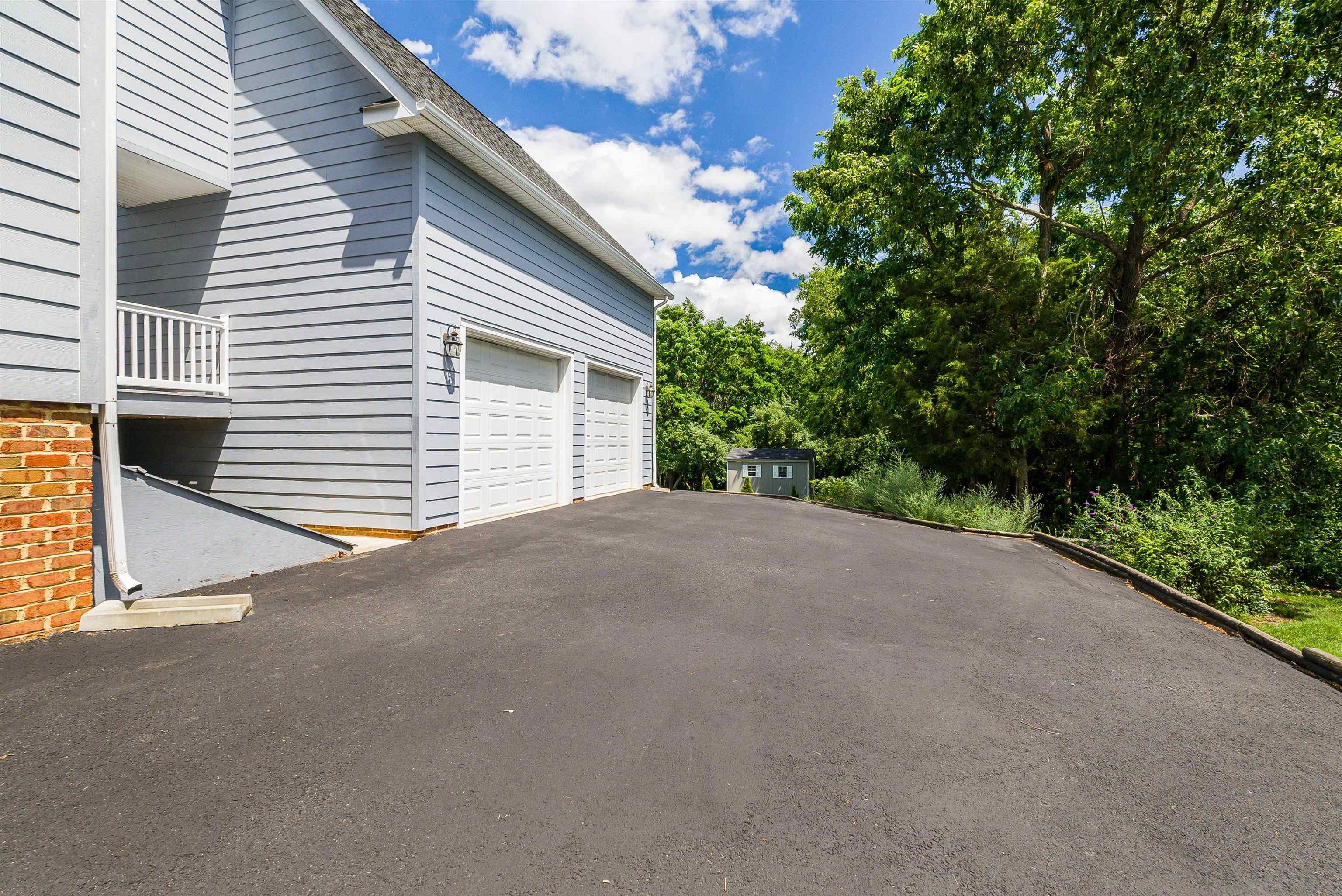2554 VILLAGE DR