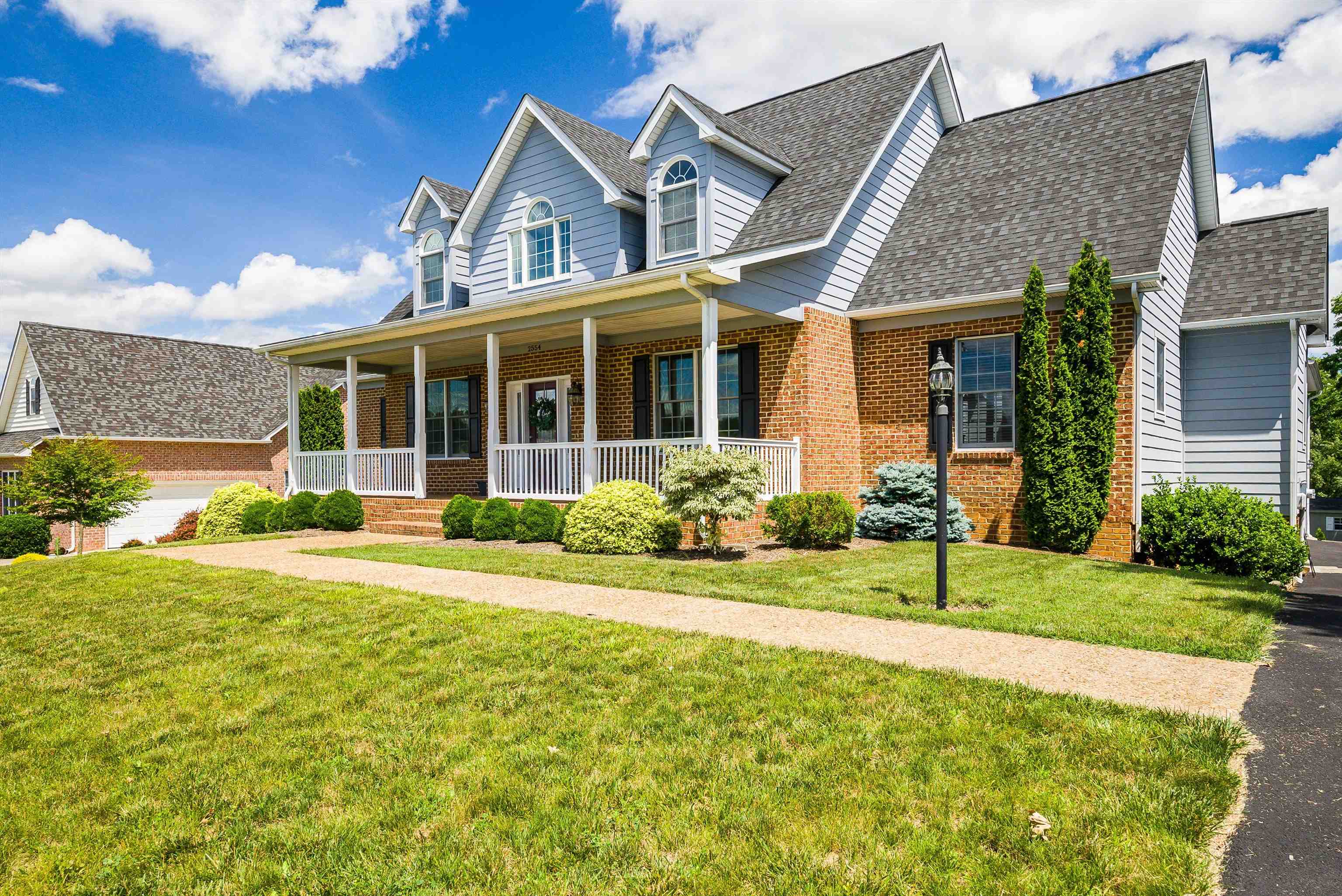 2554 VILLAGE DR