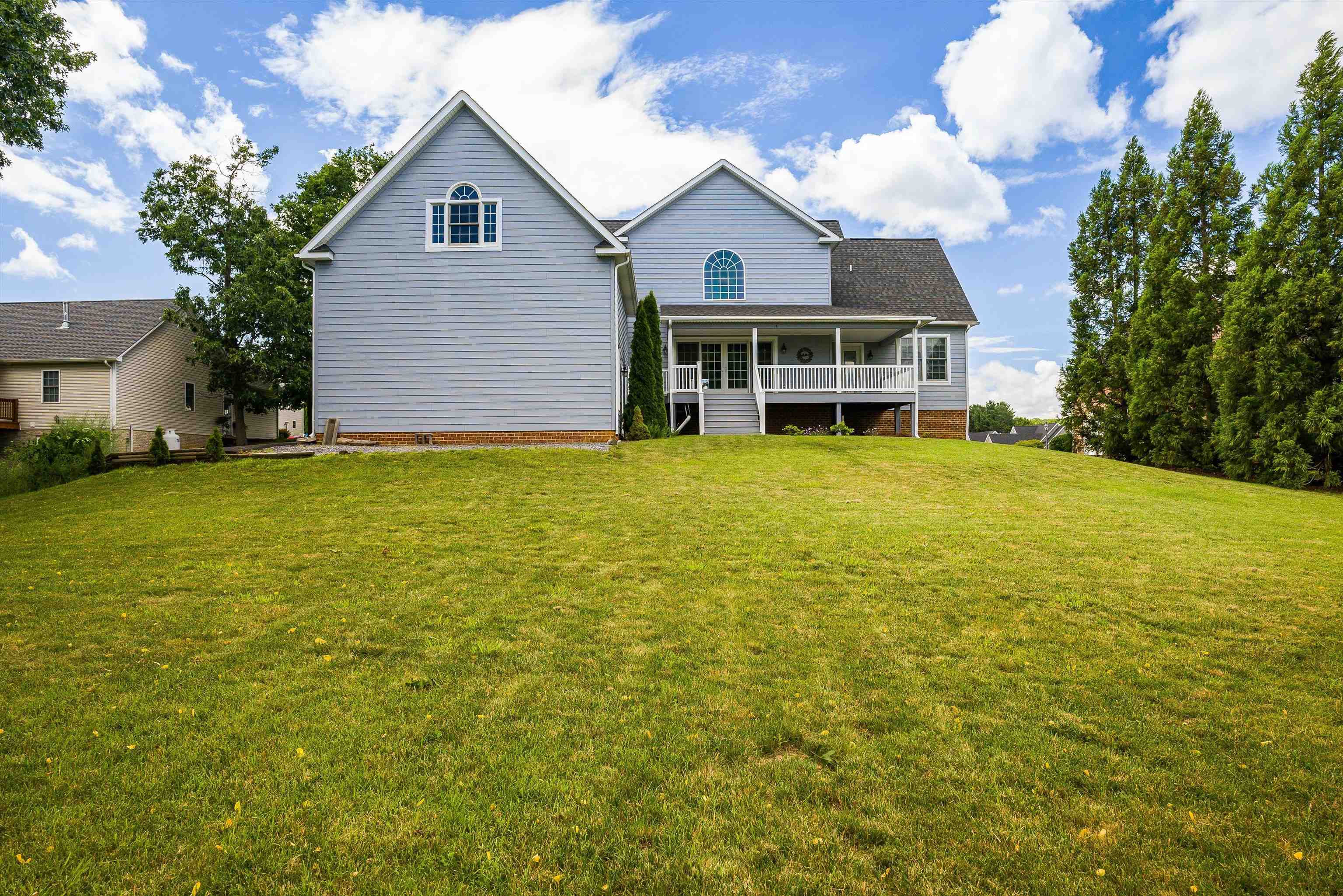 2554 VILLAGE DR