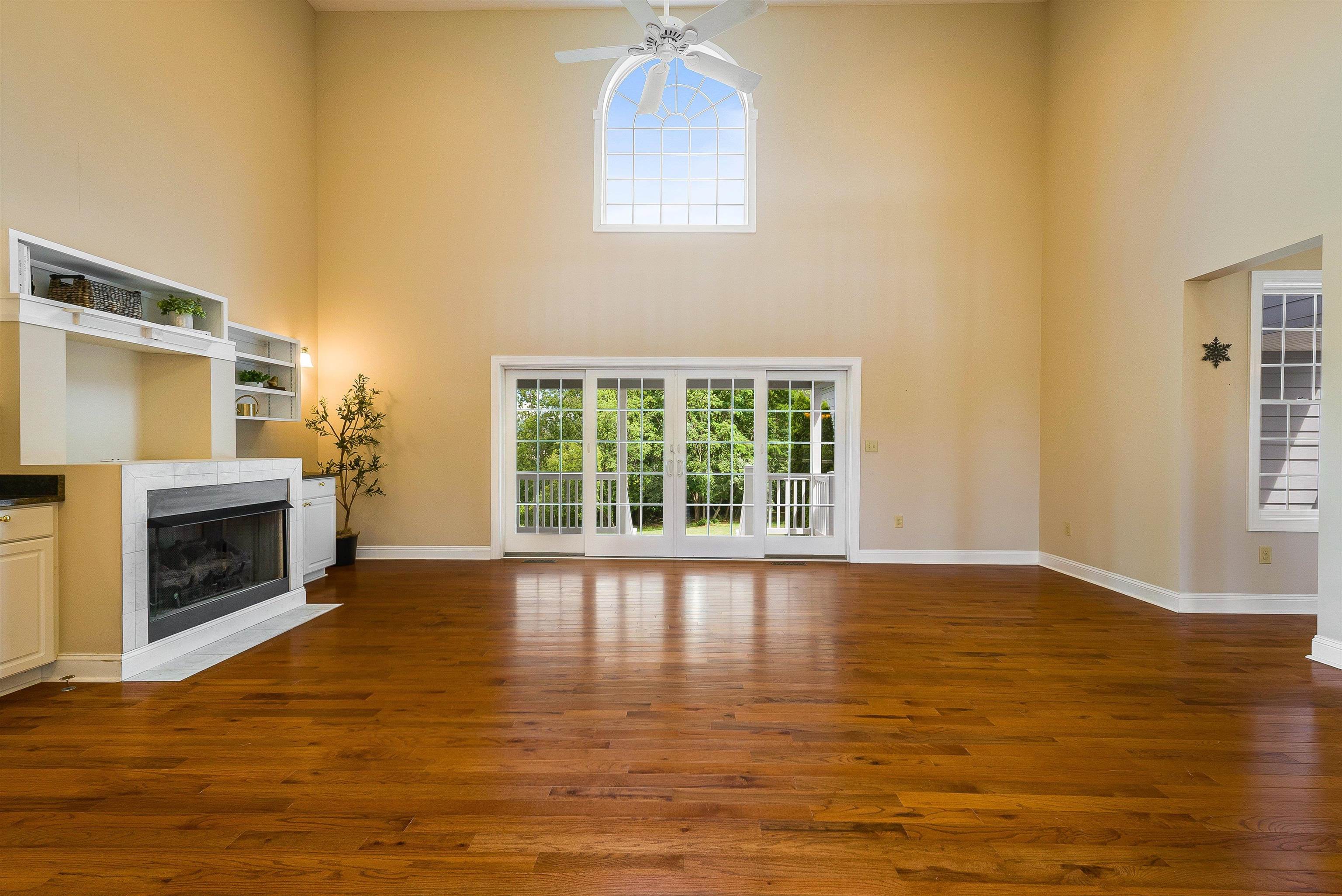 2554 VILLAGE DR