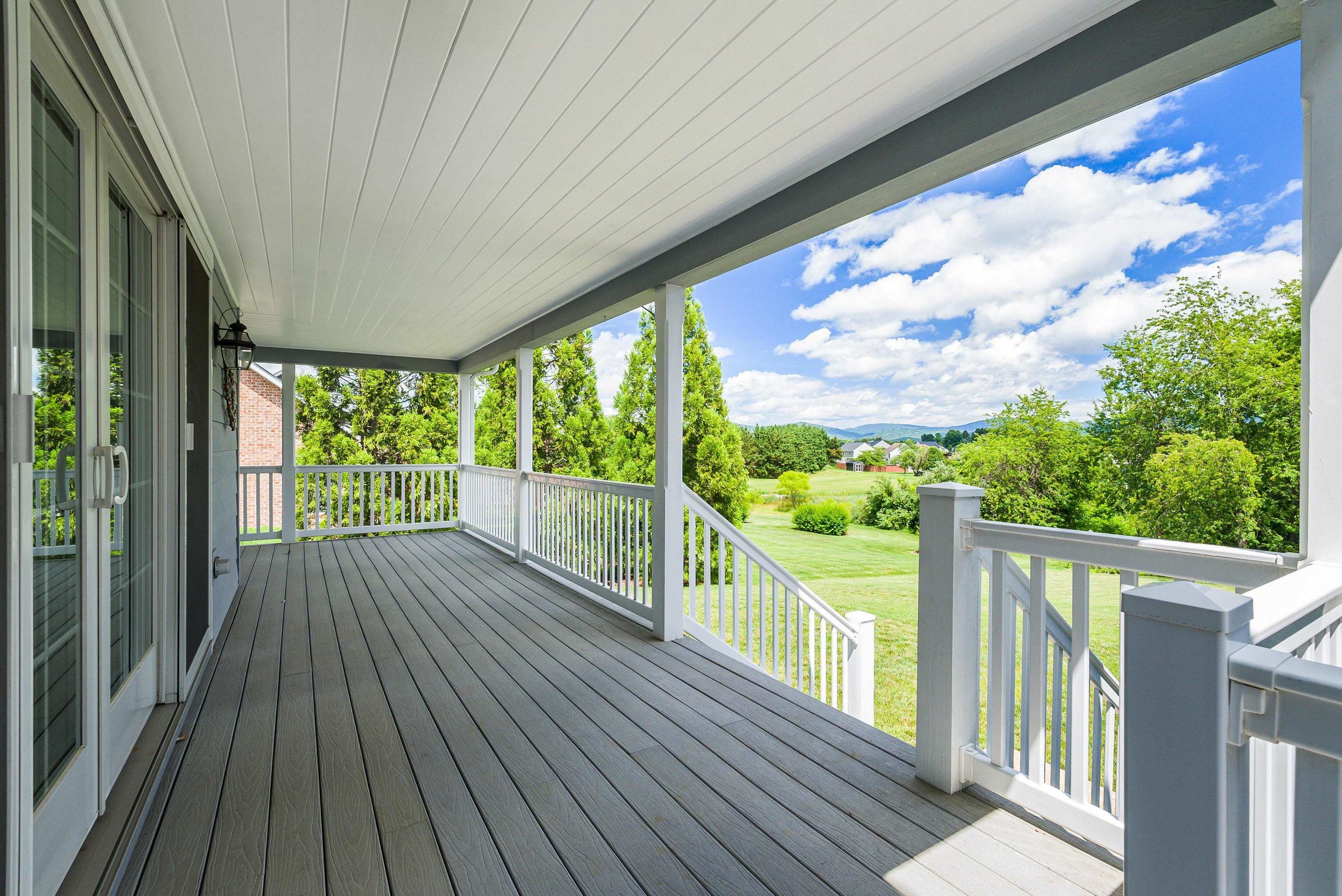 2554 VILLAGE DR