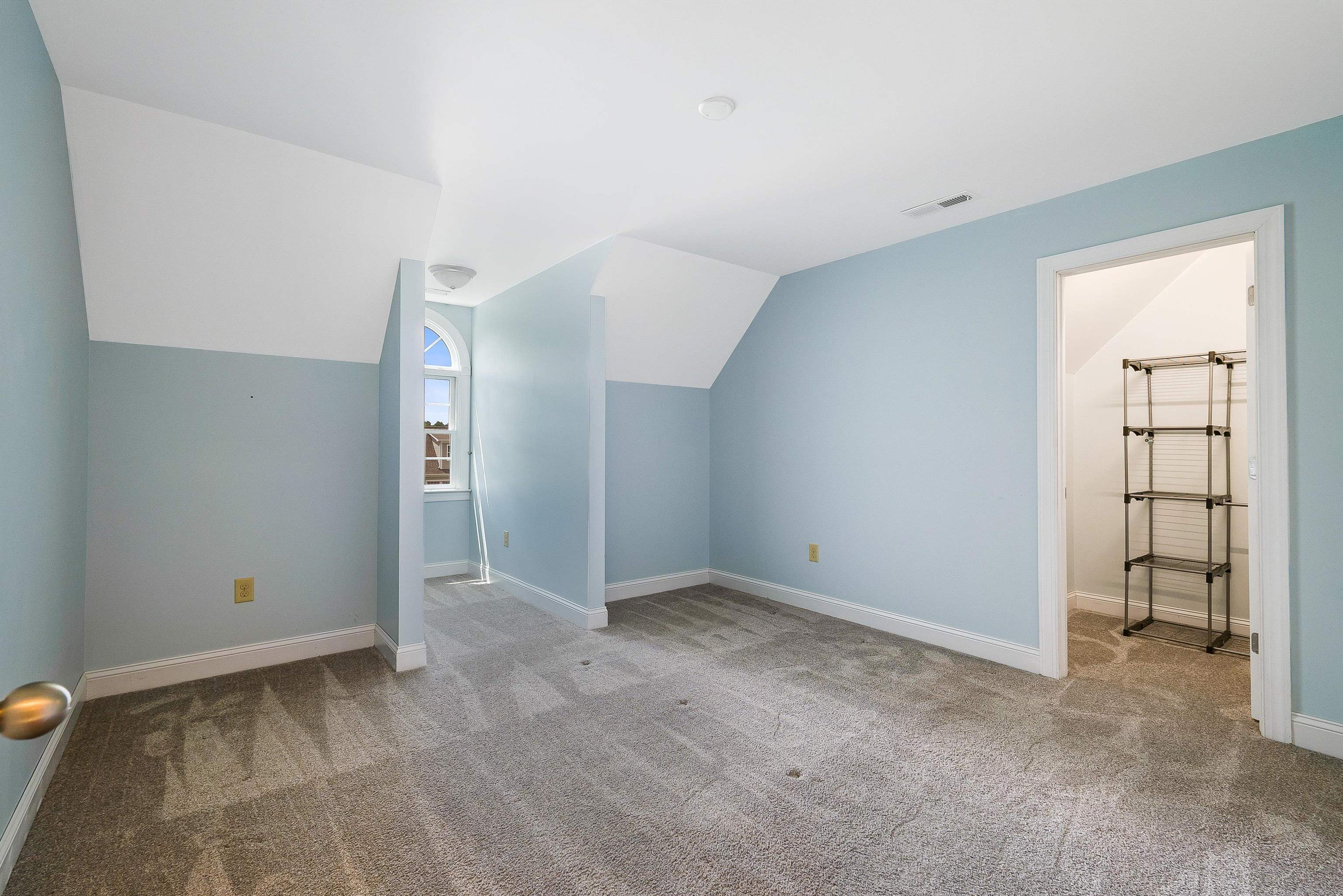 2554 VILLAGE DR