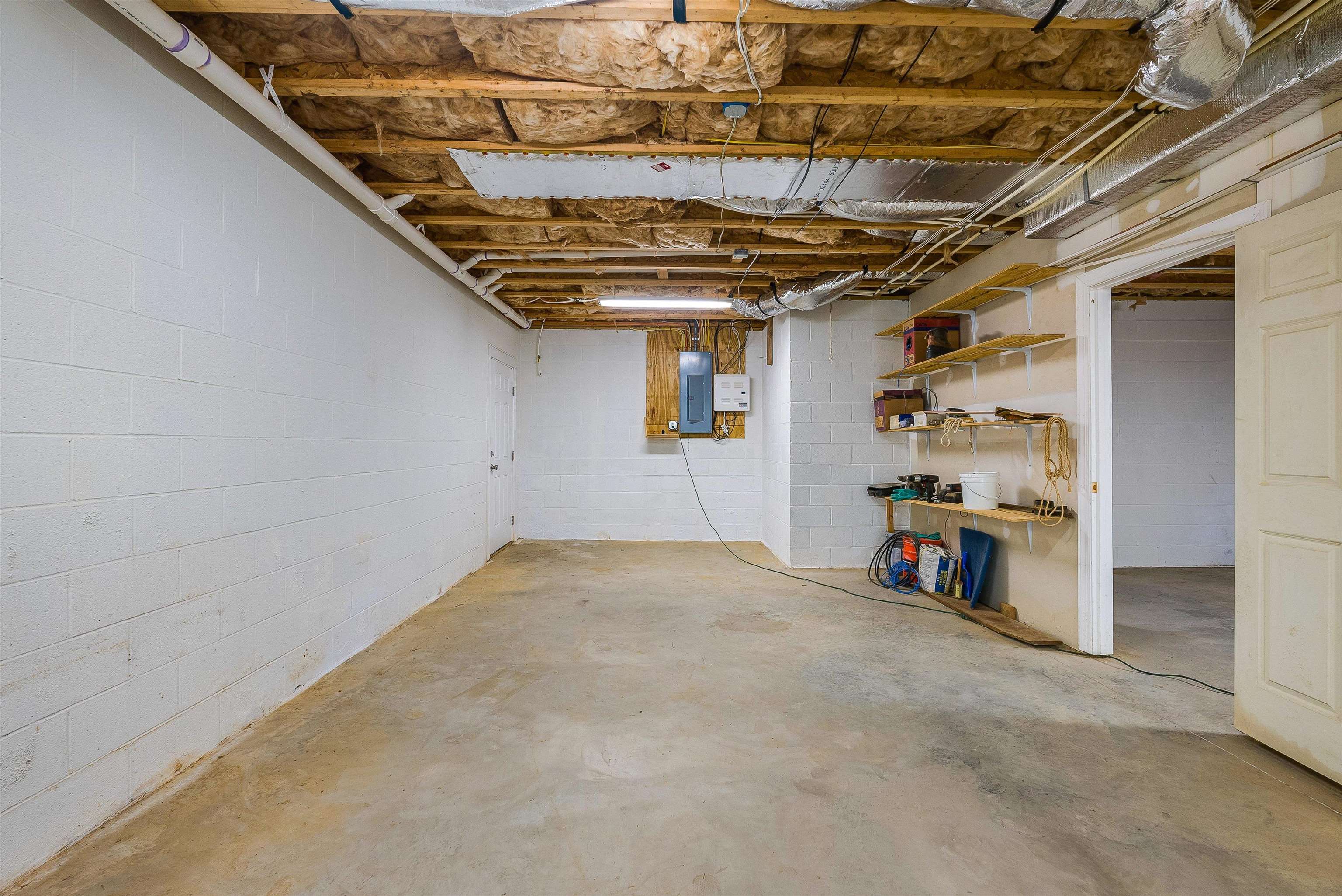 2554 VILLAGE DR