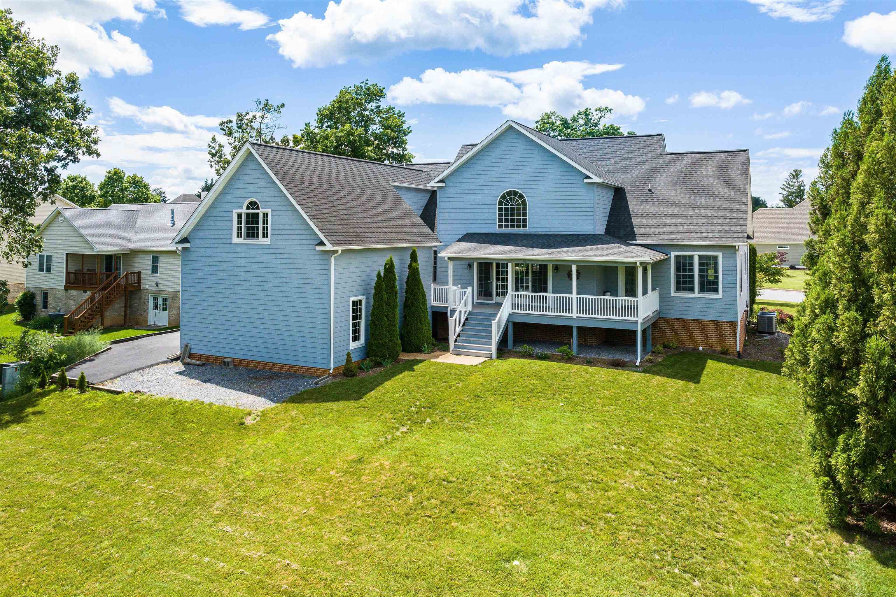 2554 VILLAGE DR