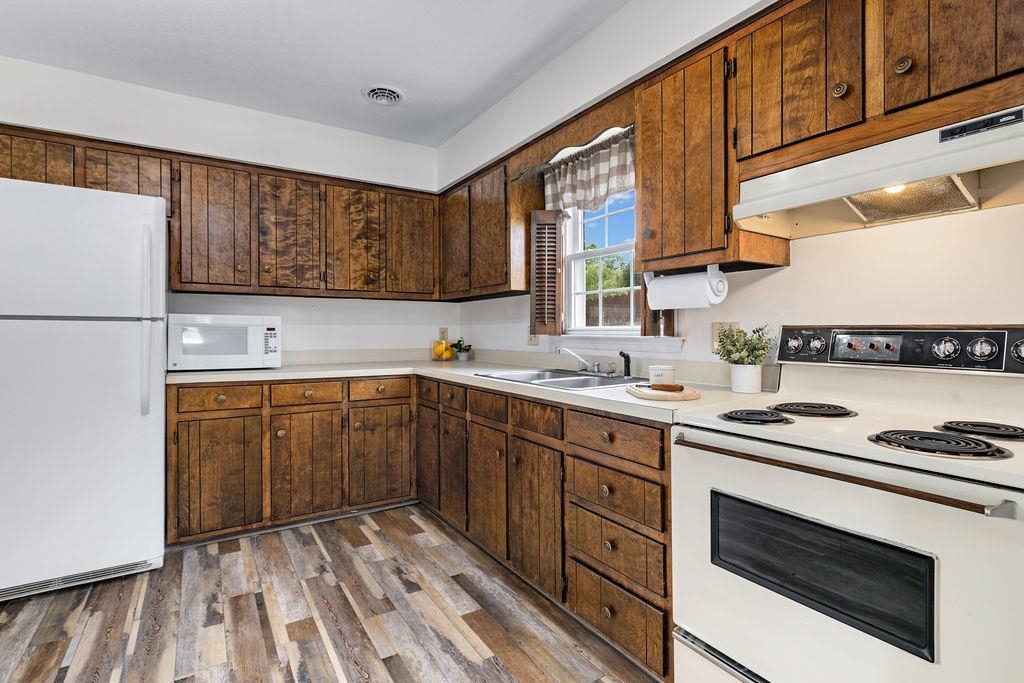81 EASTGATE DR