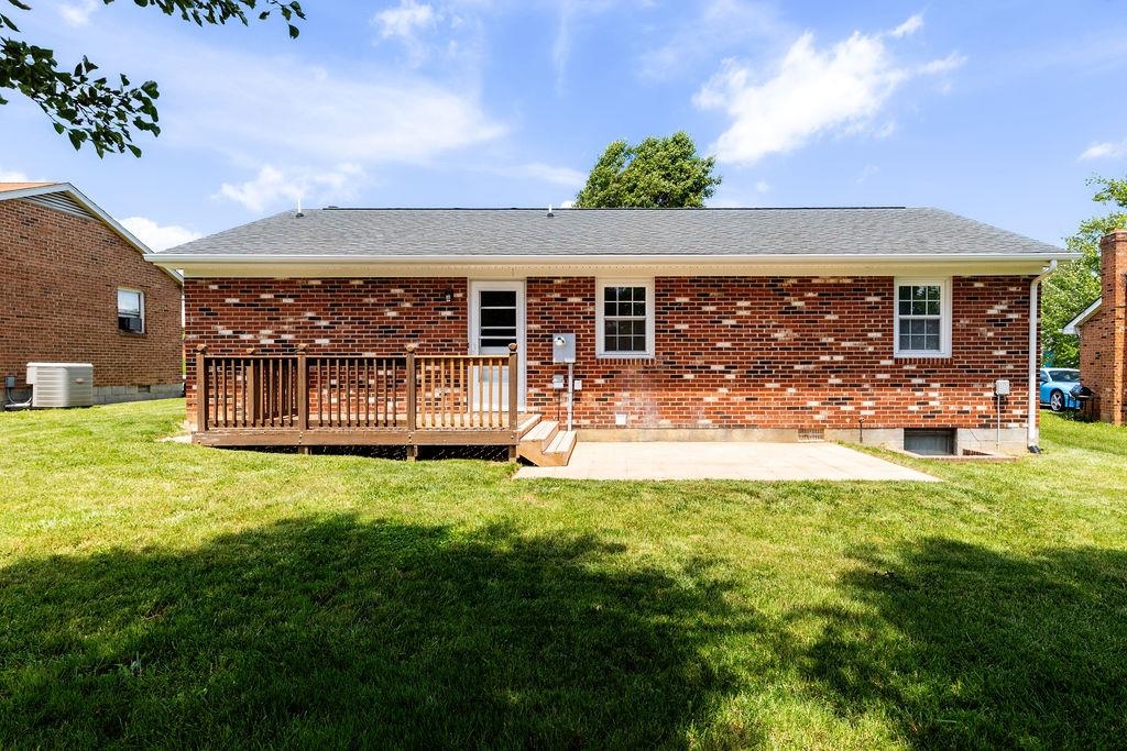 81 EASTGATE DR