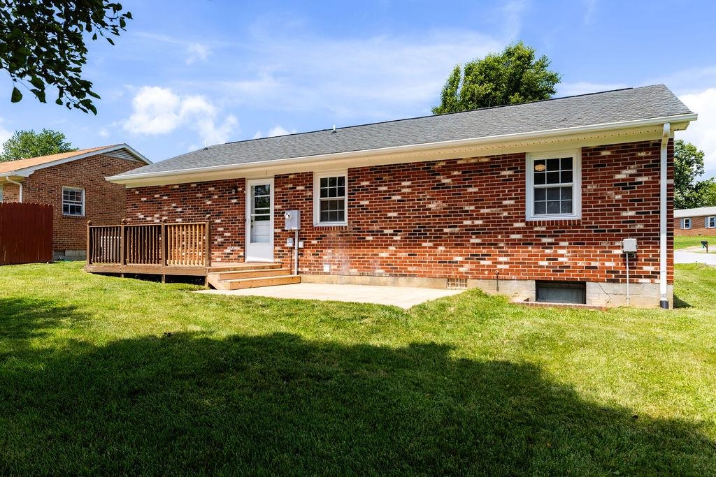 81 EASTGATE DR