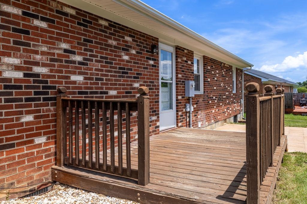 81 EASTGATE DR