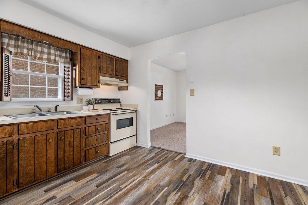 81 EASTGATE DR