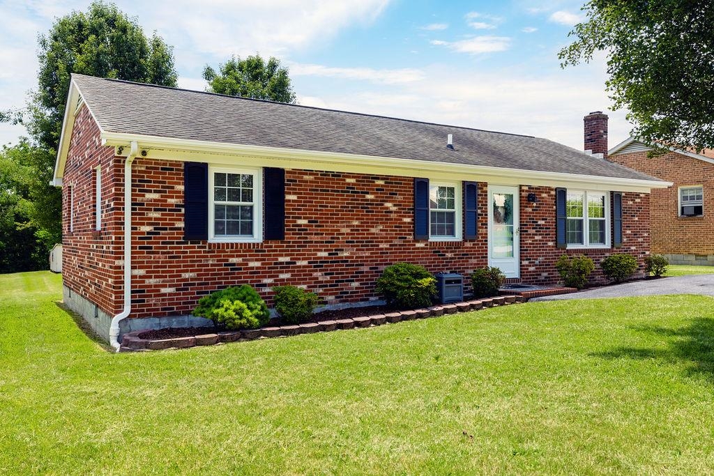 81 EASTGATE DR