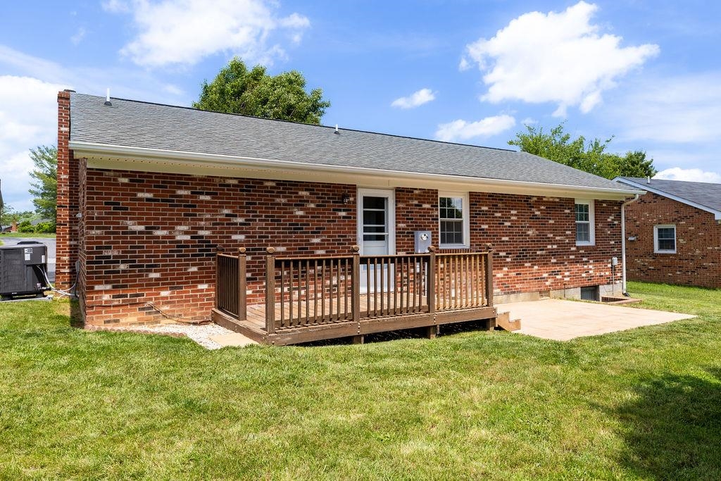 81 EASTGATE DR