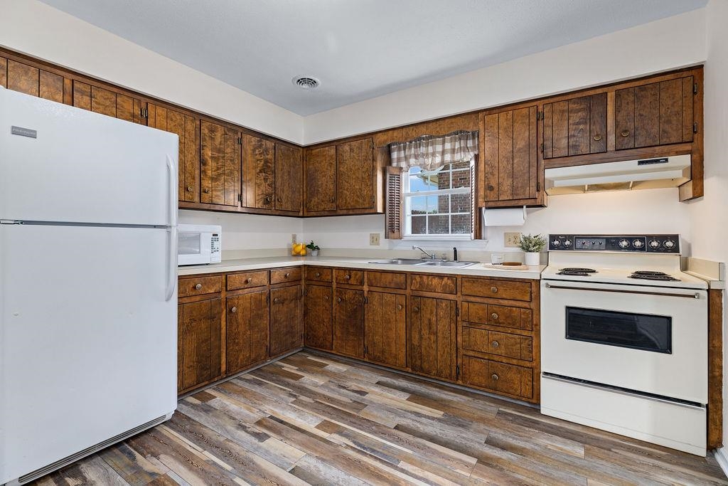 81 EASTGATE DR