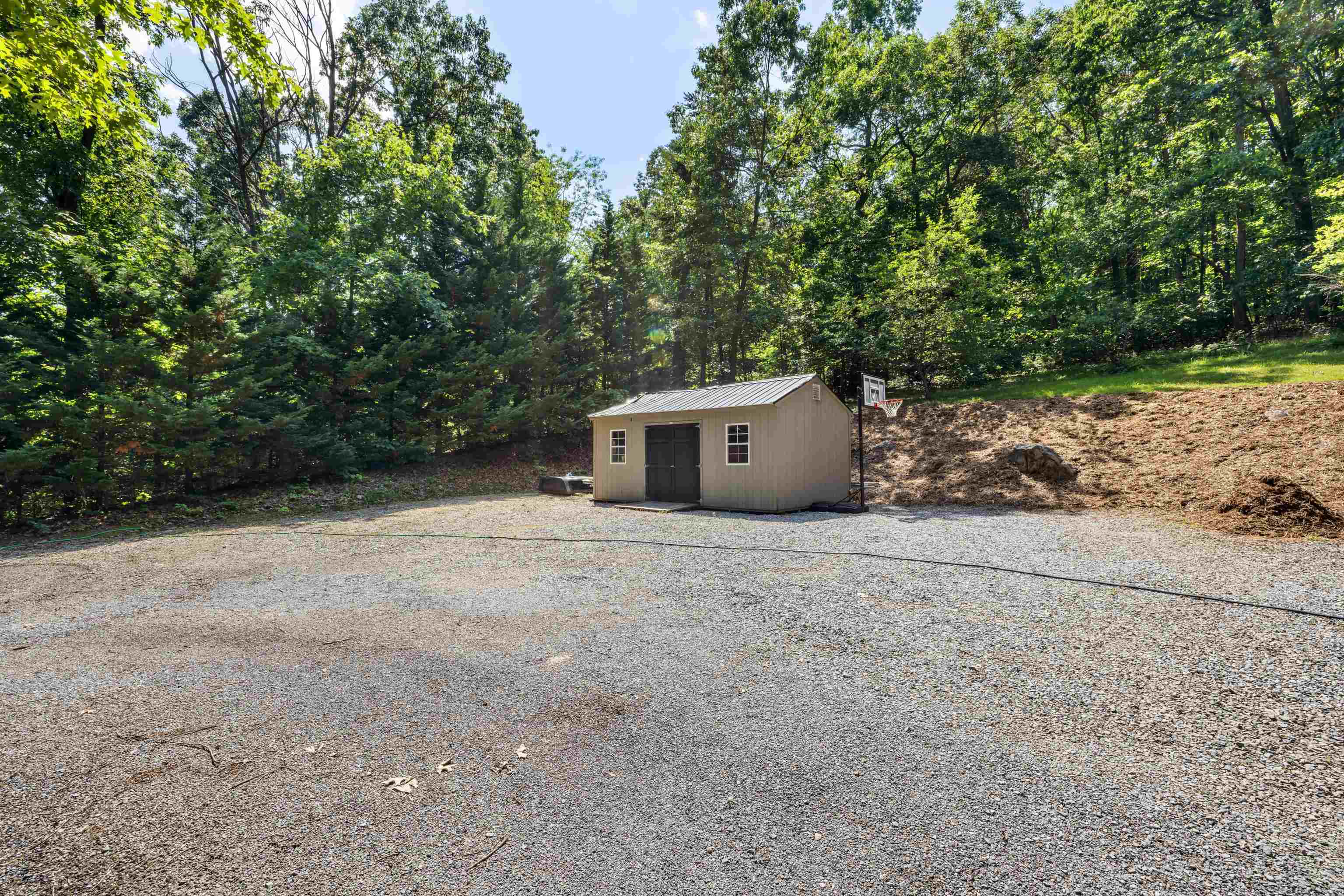 2035 LEE JACKSON HWY