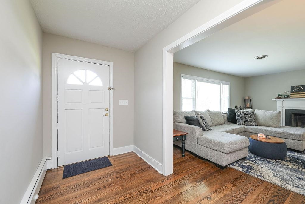 1625 W MAIN ST