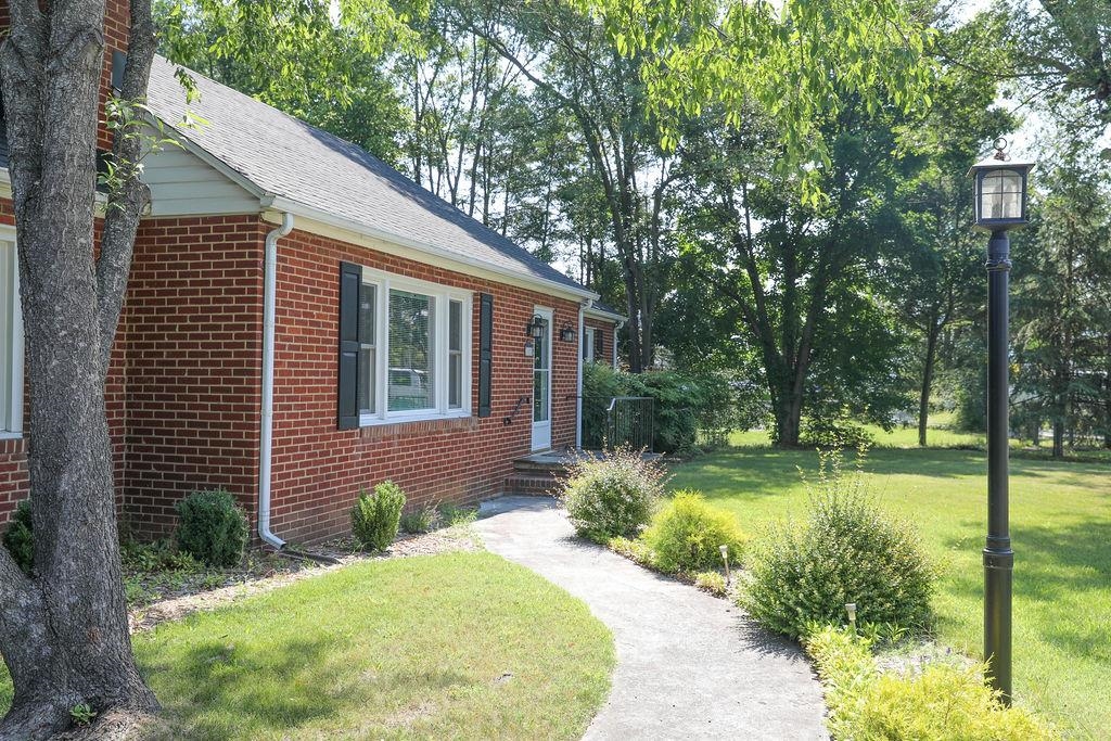 1625 W MAIN ST