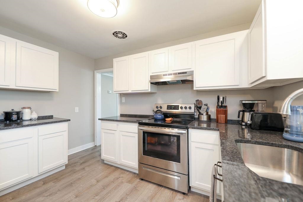 1625 W MAIN ST