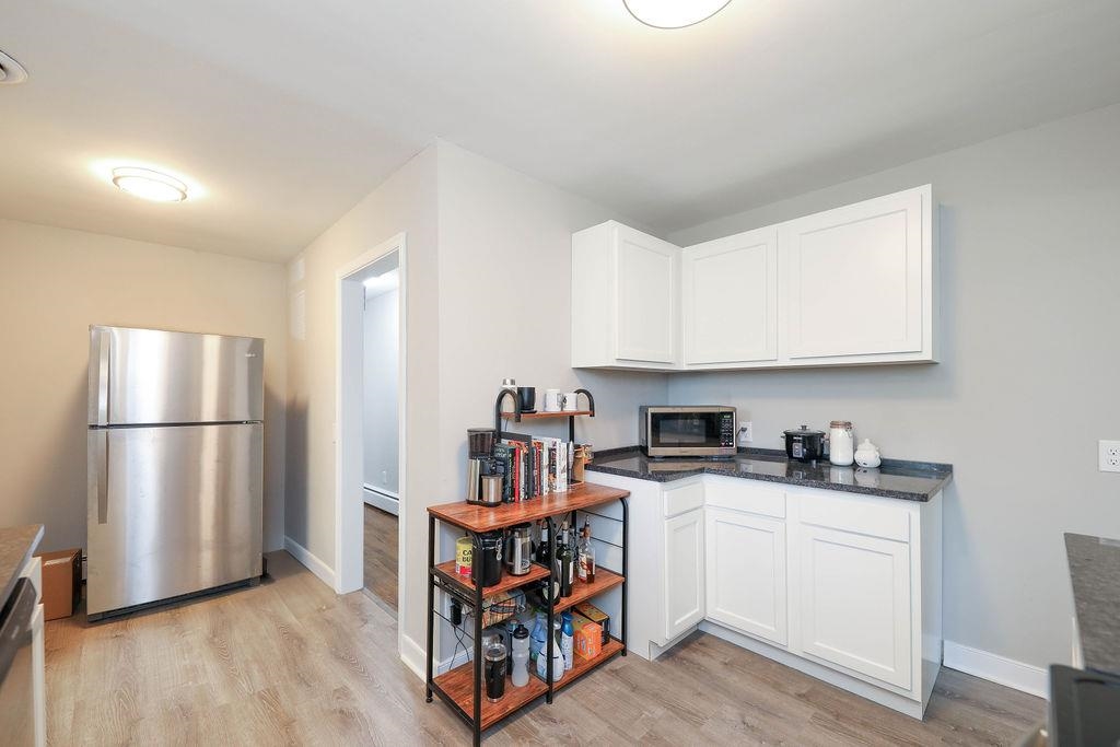 1625 W MAIN ST