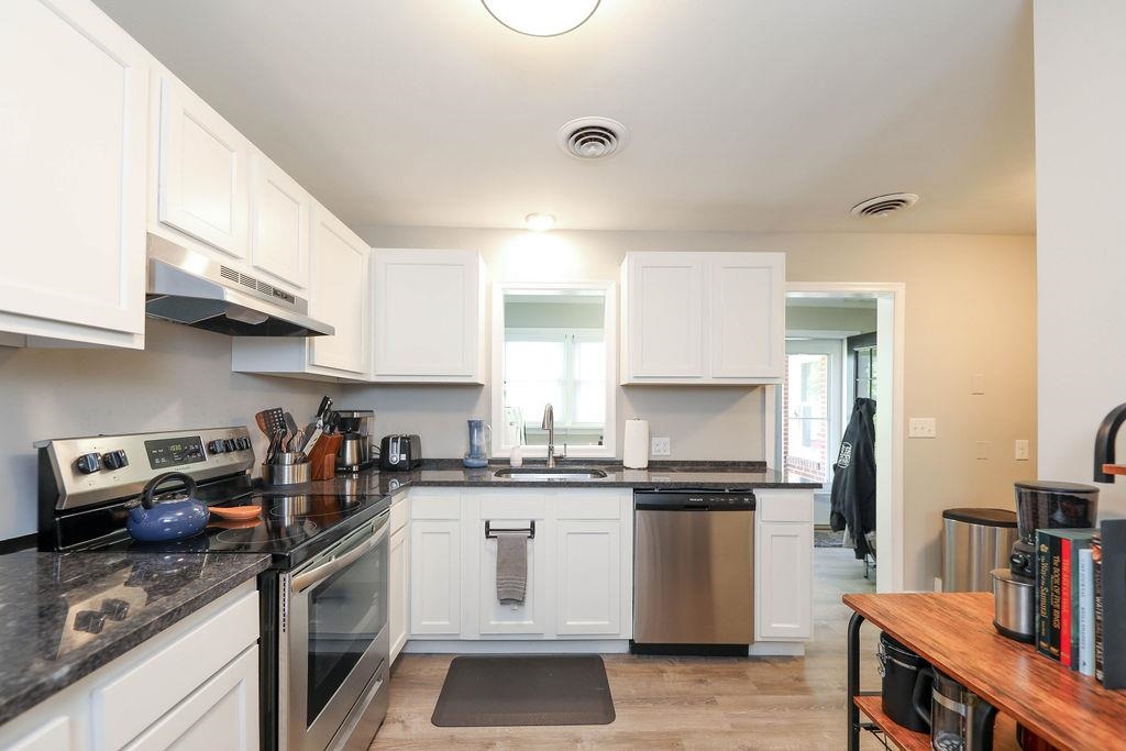 1625 W MAIN ST