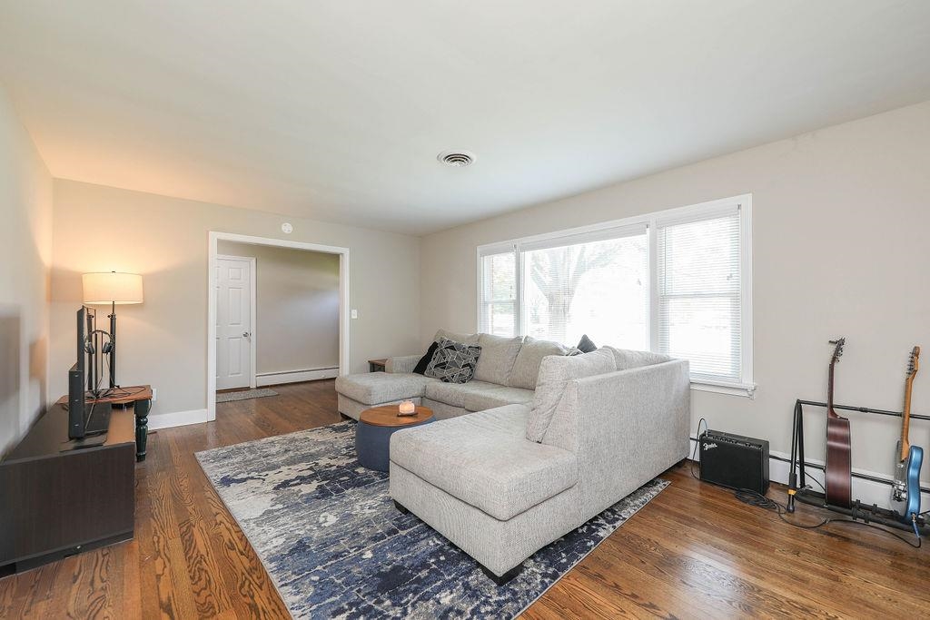 1625 W MAIN ST