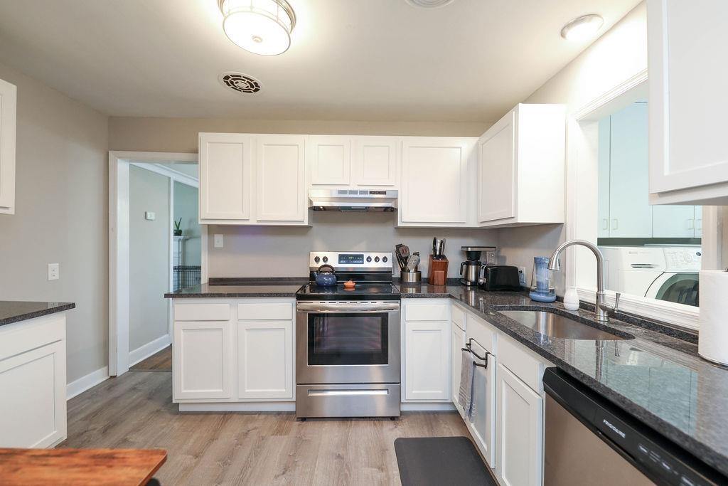 1625 W MAIN ST