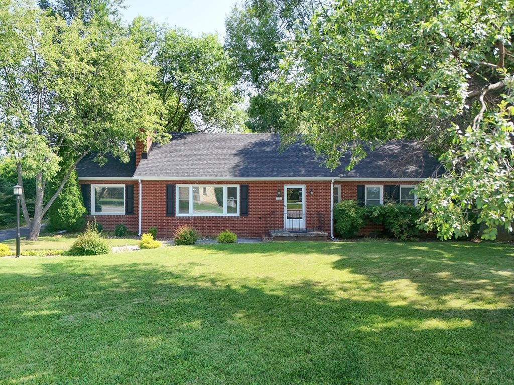 1625 W MAIN ST