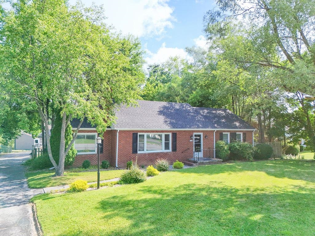 1625 W MAIN ST