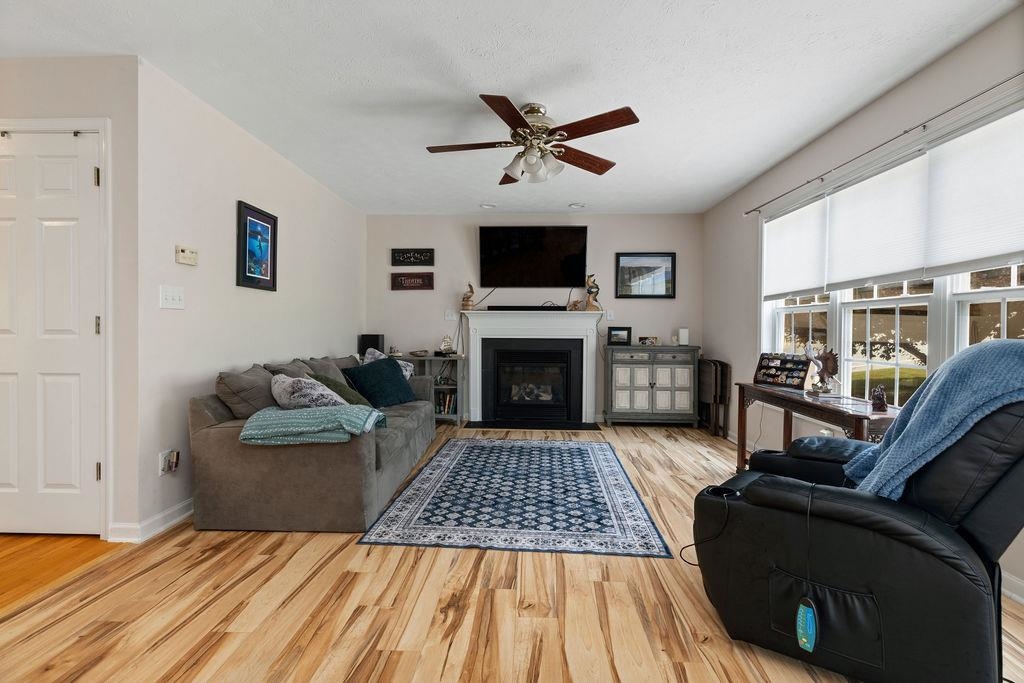 30 BEATRICE CT