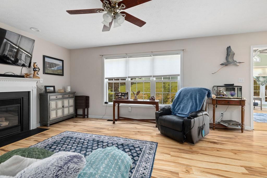 30 BEATRICE CT